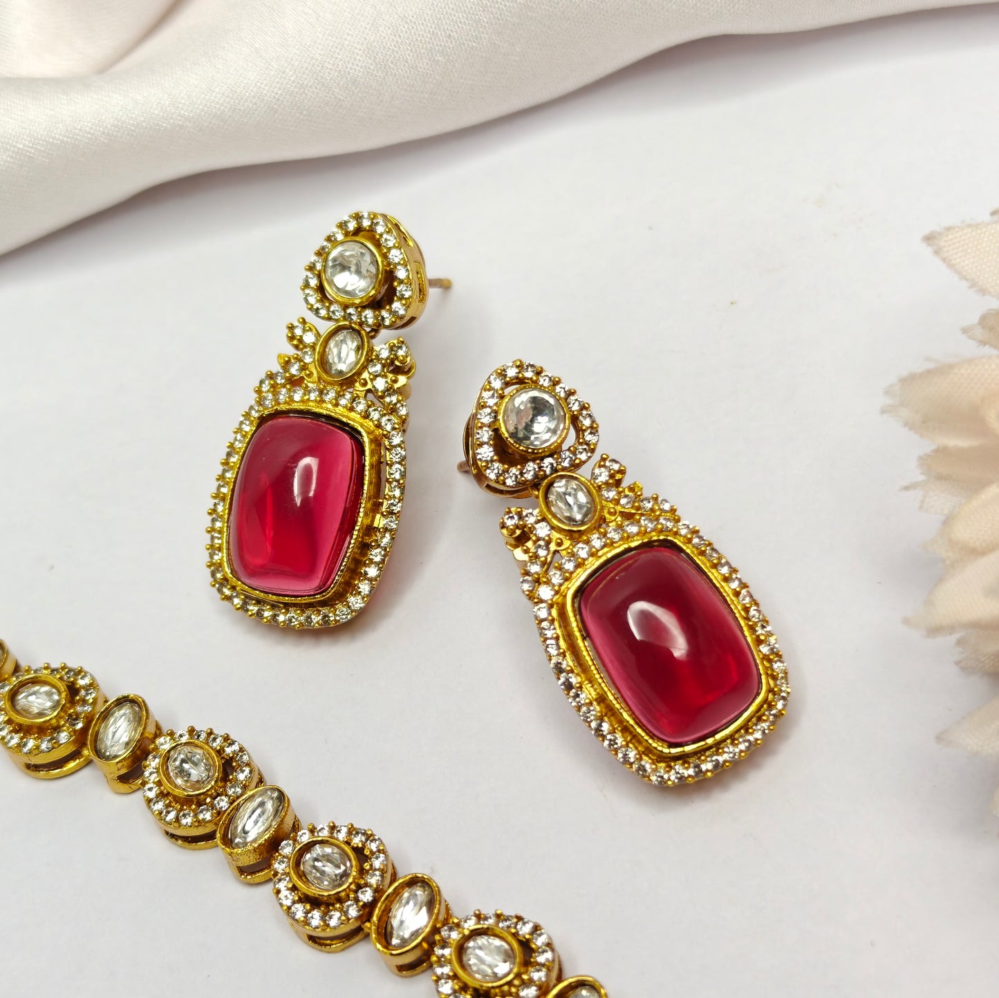 41016 Victorian red short necklace with mozzonite stone