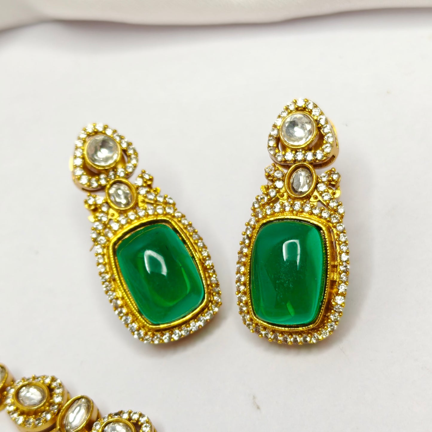 41015 Victorian short necklace with mozzonite stones