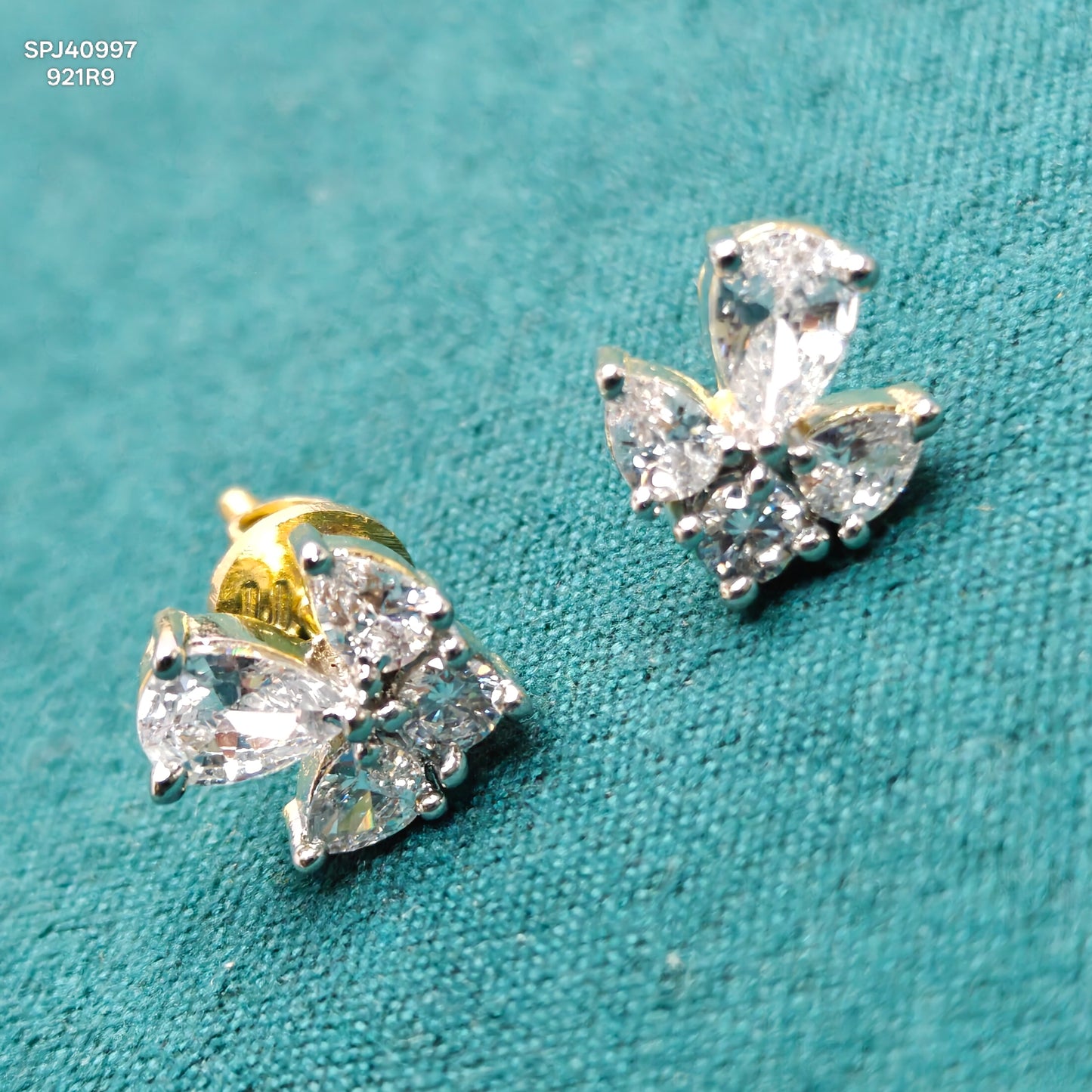 40997 GJ 3 Leaf Studs