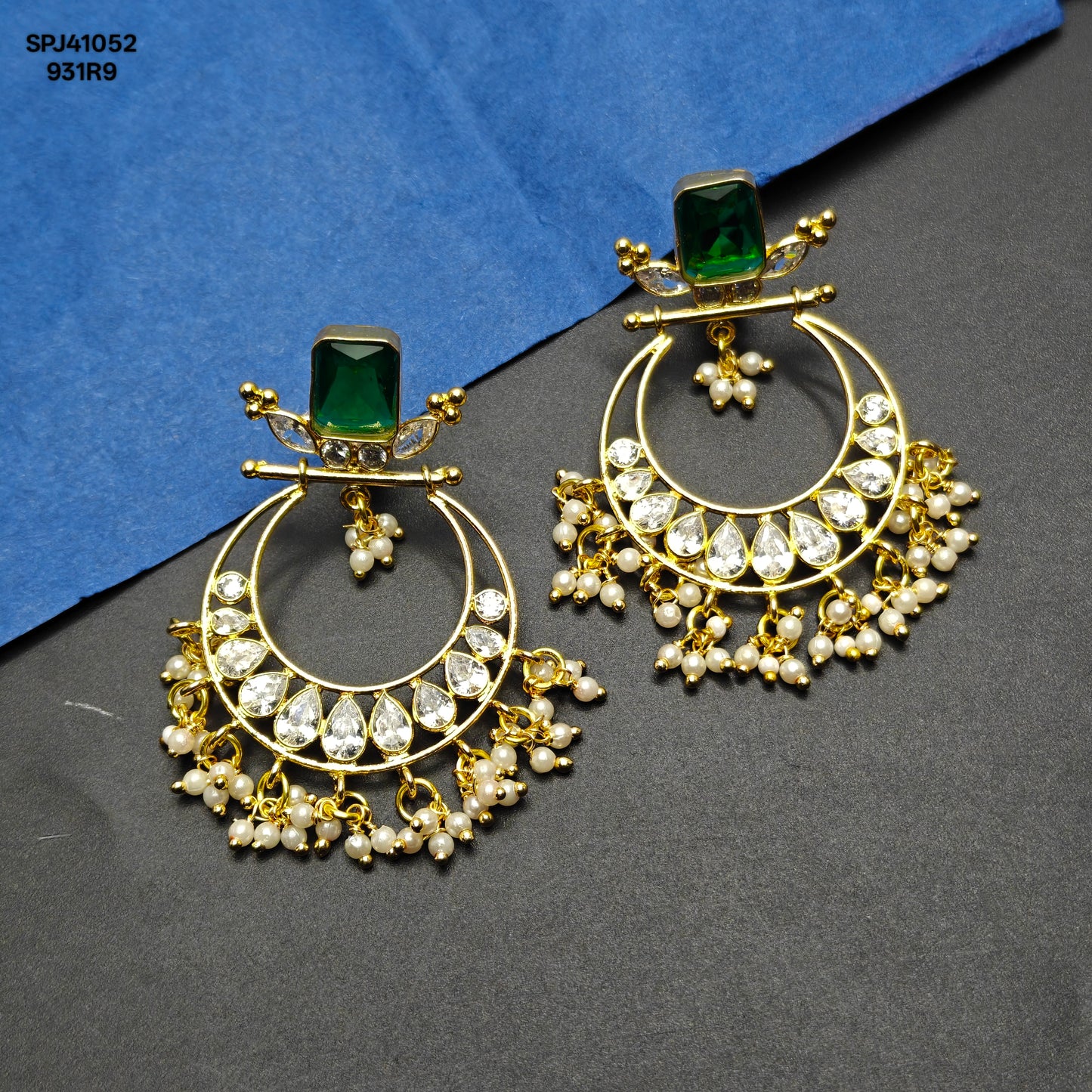 41052 Uncut Square Green Chandbali