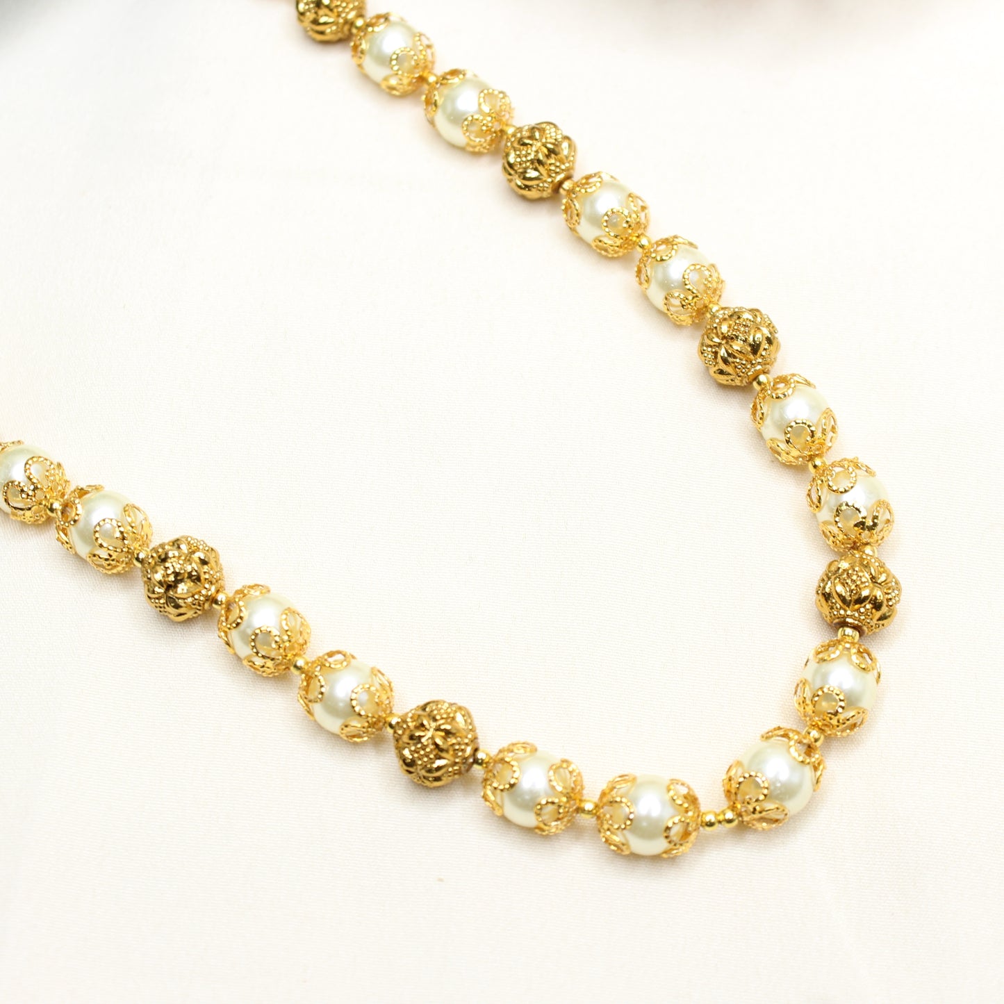 41151 Pearl Mala With Nakshi Ball