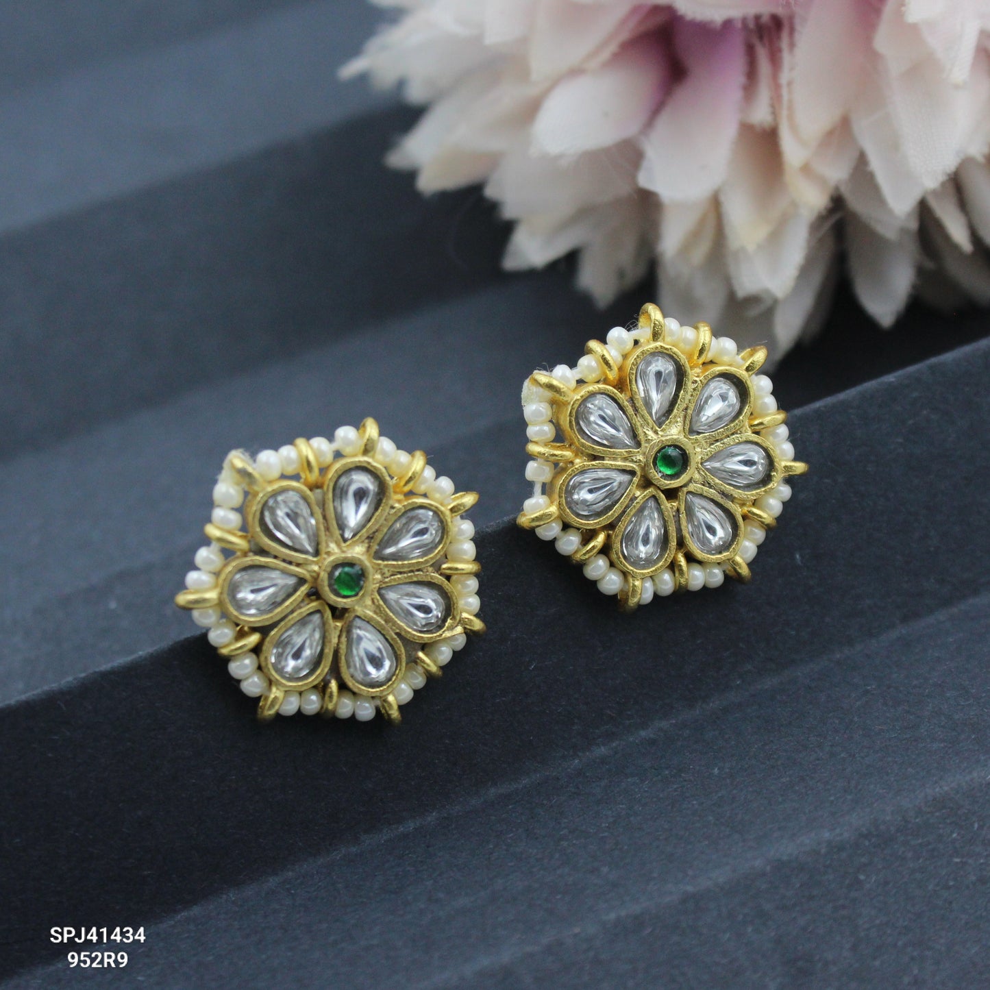 41434 Green Studs