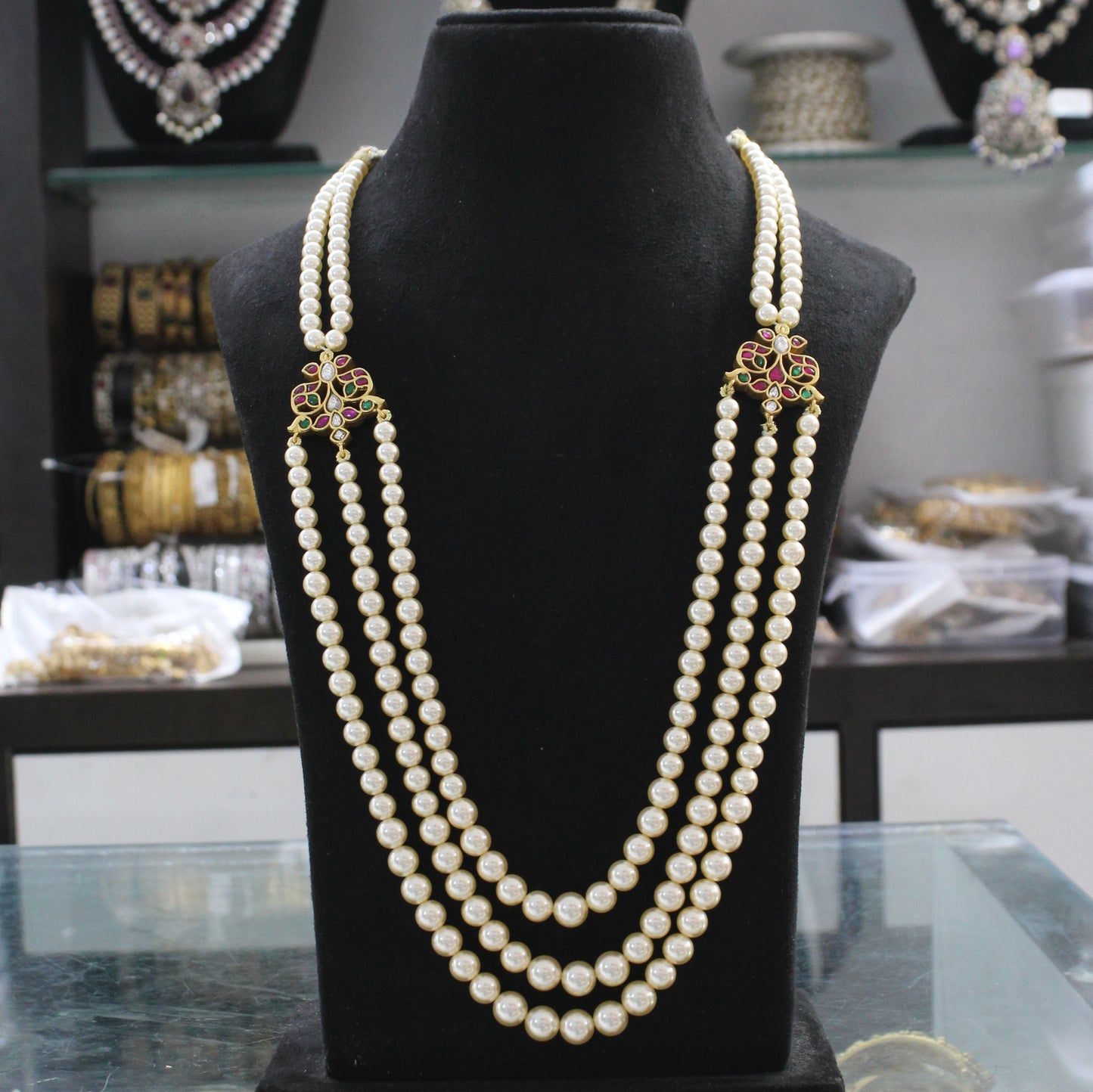 41561 Beads Mala With Jadau Side Brooches