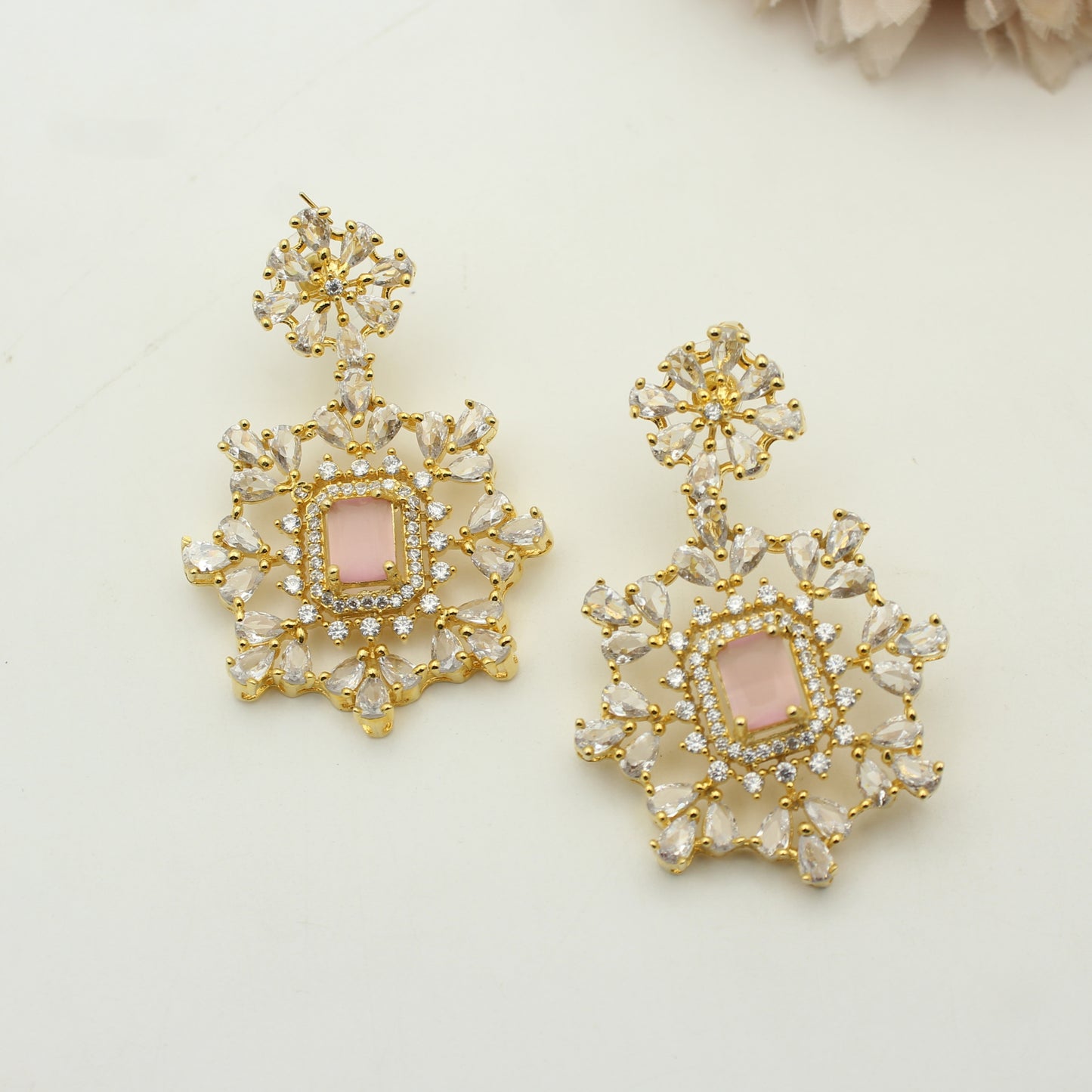 Gold polish mint pink necklace with pendant
