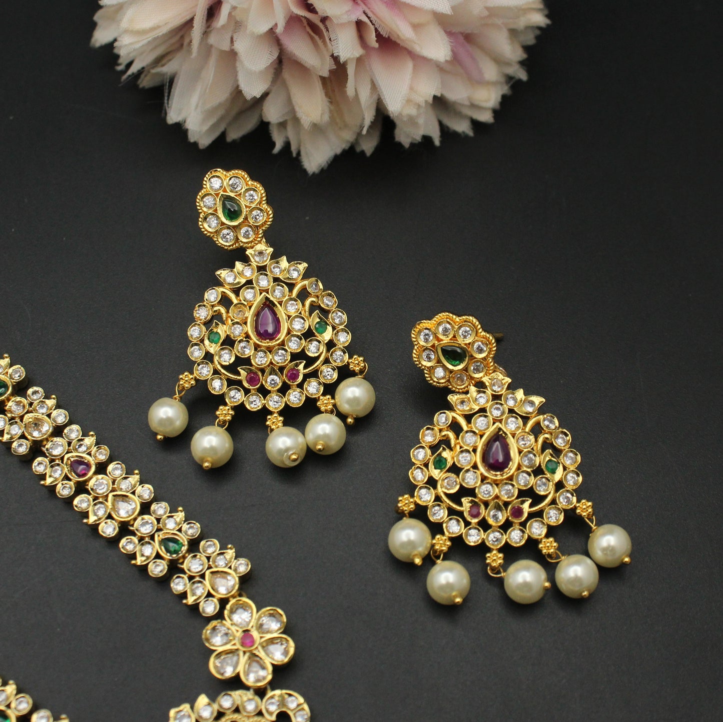Multi short necklace
