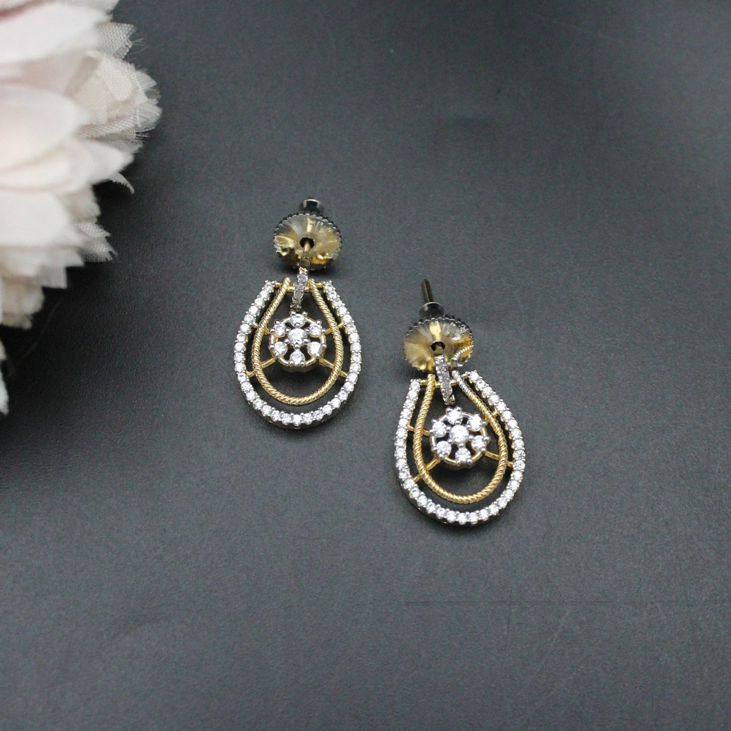 41716 GJ White Pendant Set