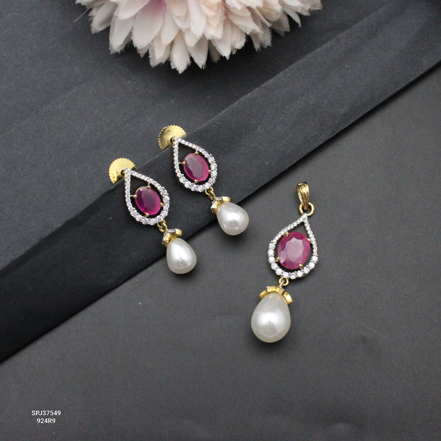 37549 GJ Pendant Set With Pearls Drop Red
