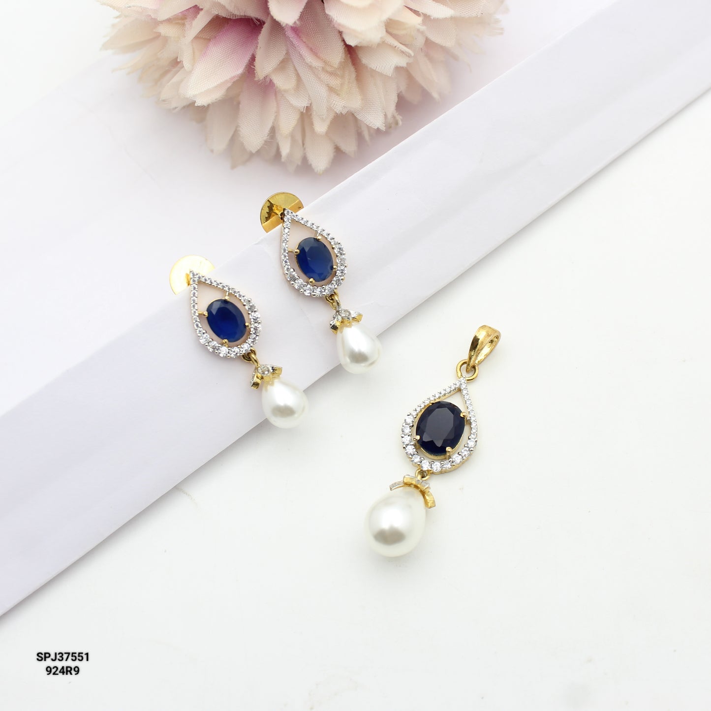 37551 GJ Pendant Set With Pearls Drop Blue