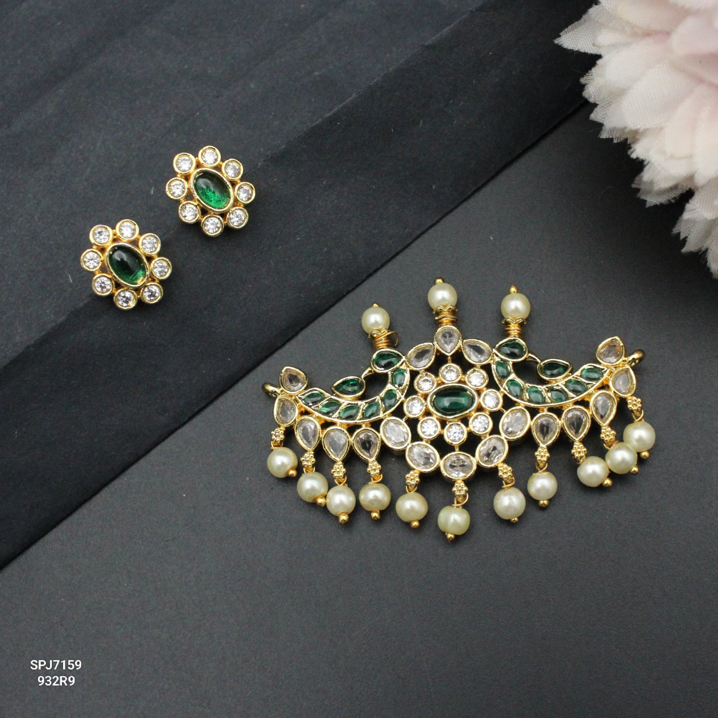 7159 Flat Kempu Peacock Pendant Set