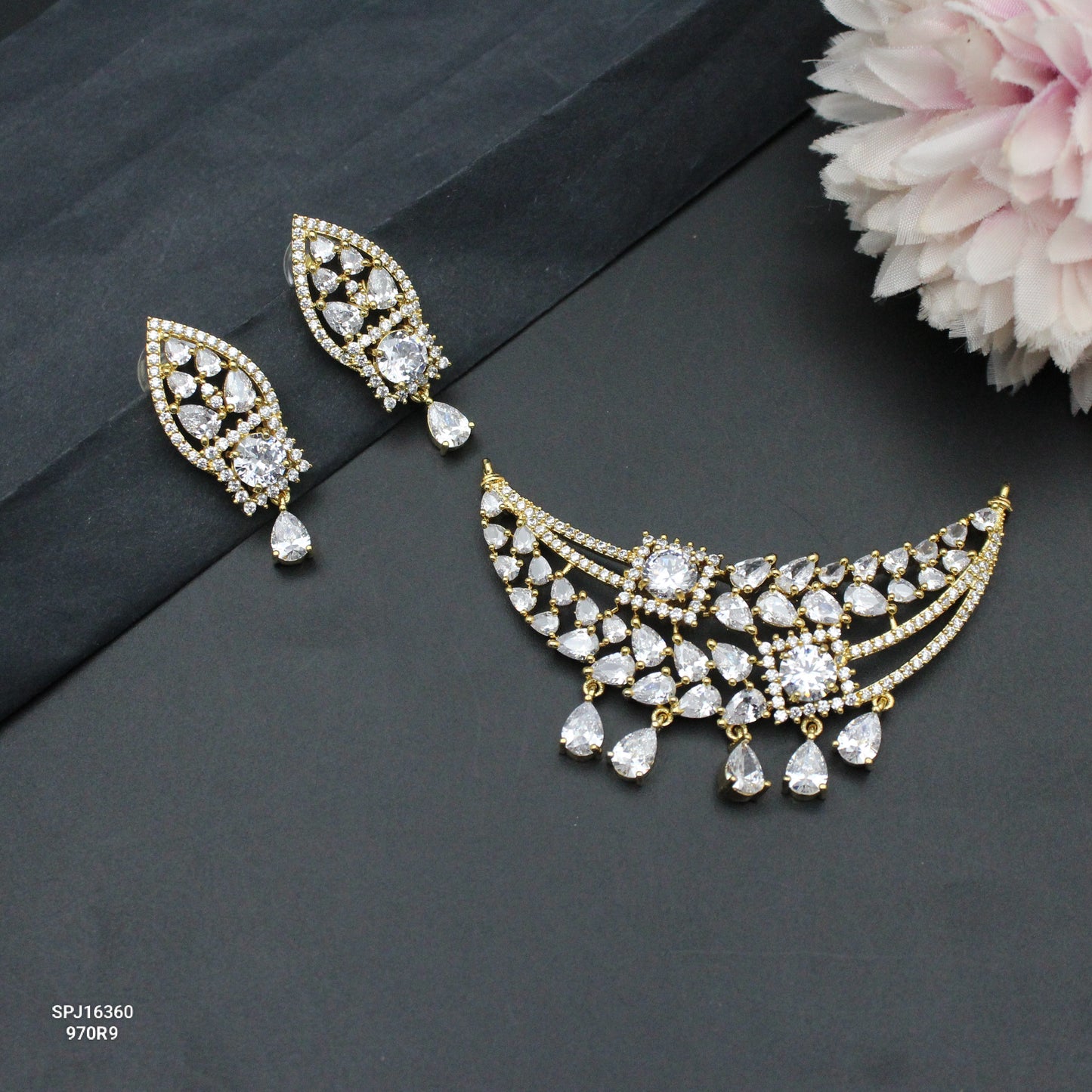 16360 GP Double Side Pendant Set White