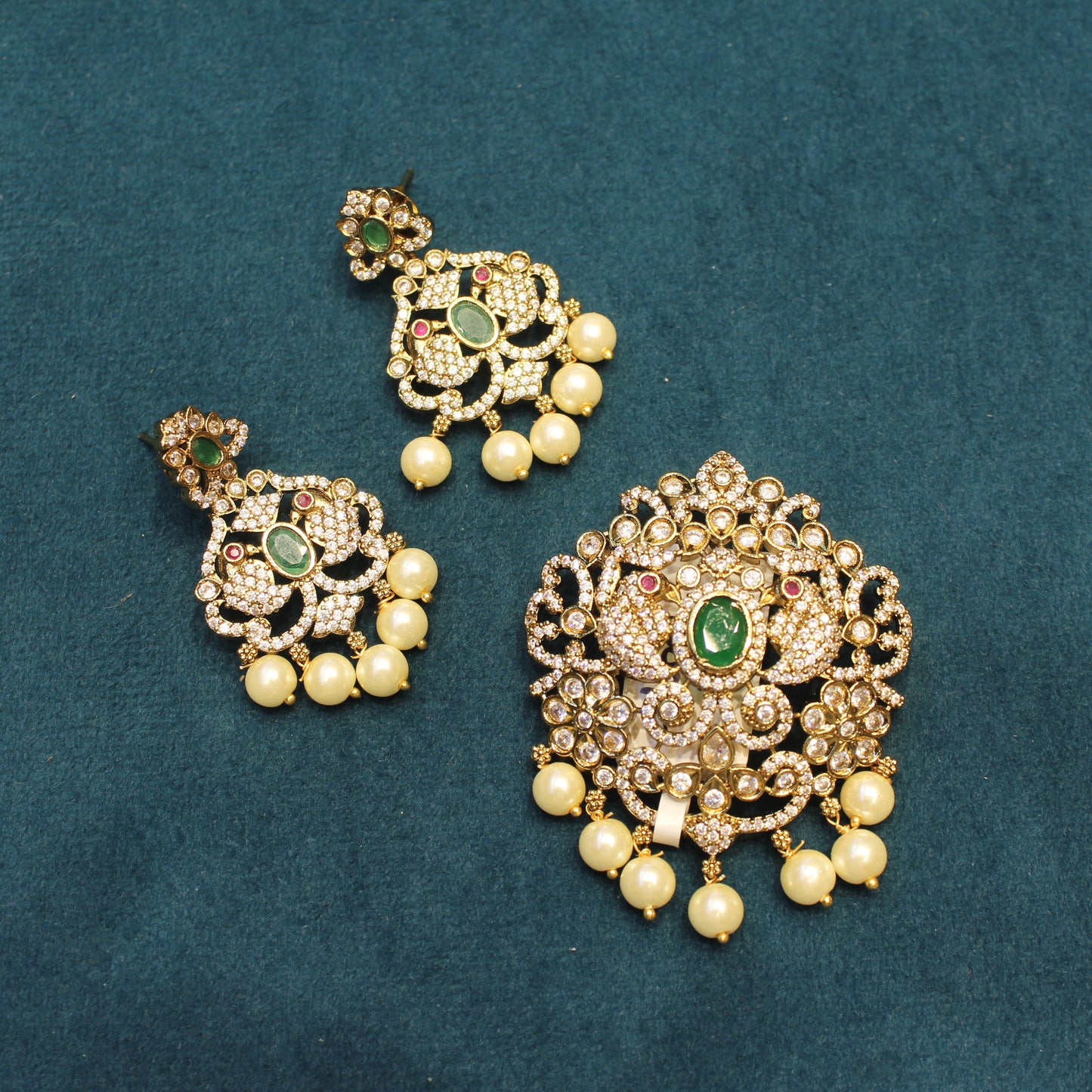 41086 Victorian Peacock Pendant Green Set