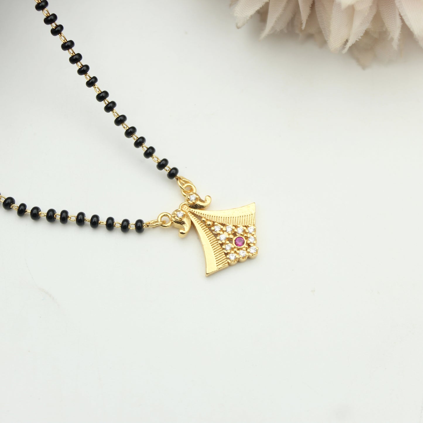 41769 Single Small Locket Black Beads 1 Line