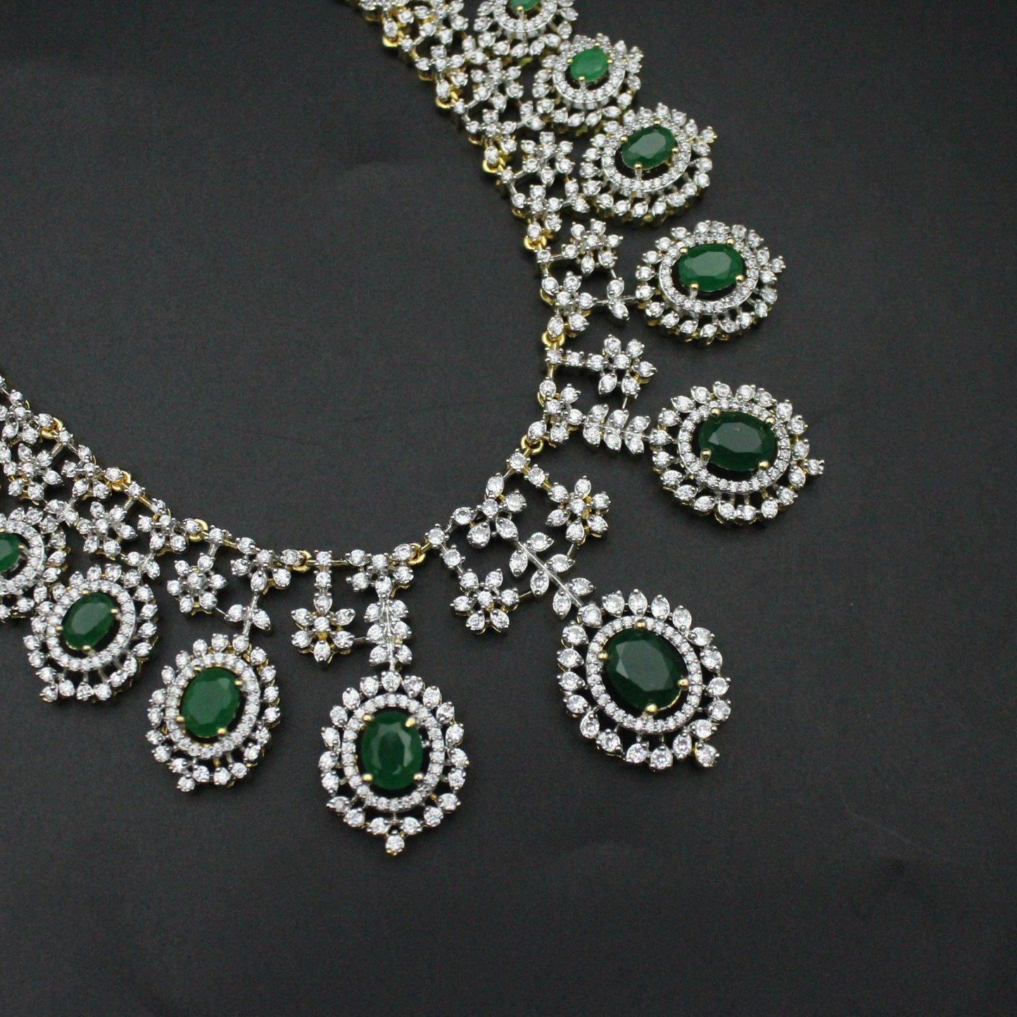 41880 GJ Fancy Green Necklace Set With Screw Back Earrings