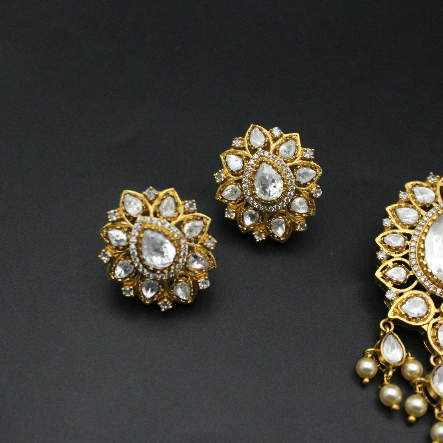 Kundan Pendant Set Openable Hook