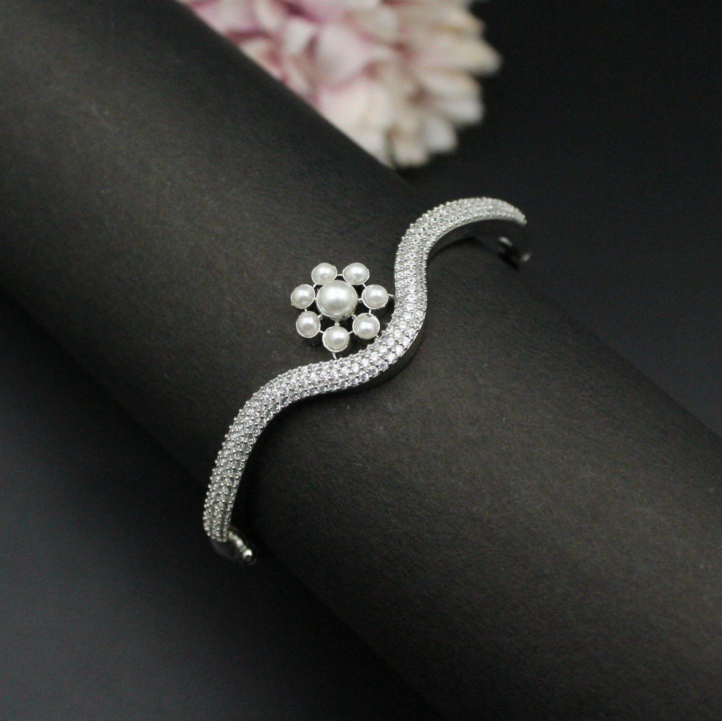 Platinum full white openable bracelet
