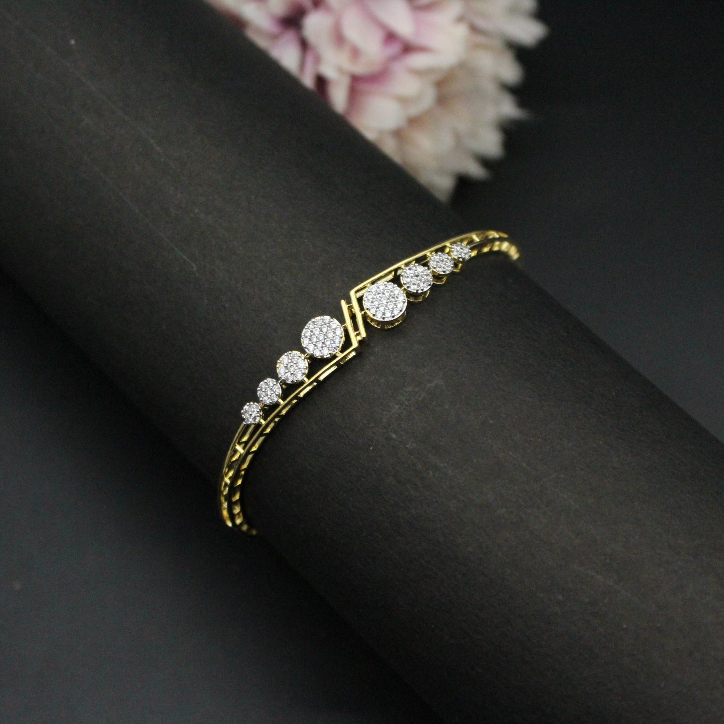 GJ circle pattern bracelet