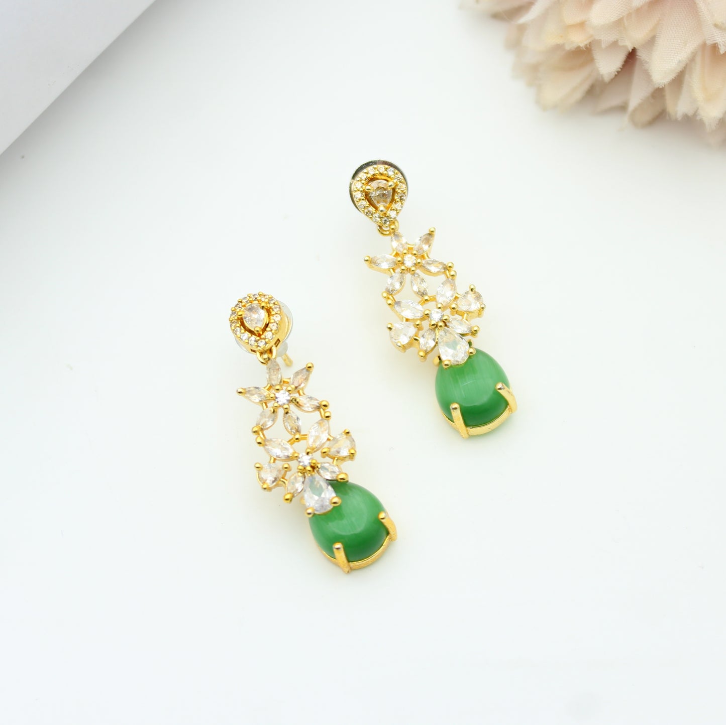 GP Earrings Parrot Green