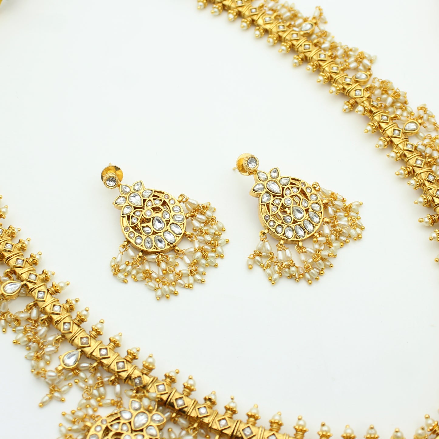 Jadau Guttapusalu 2 in 1 Necklace Long With Push Back Earrings