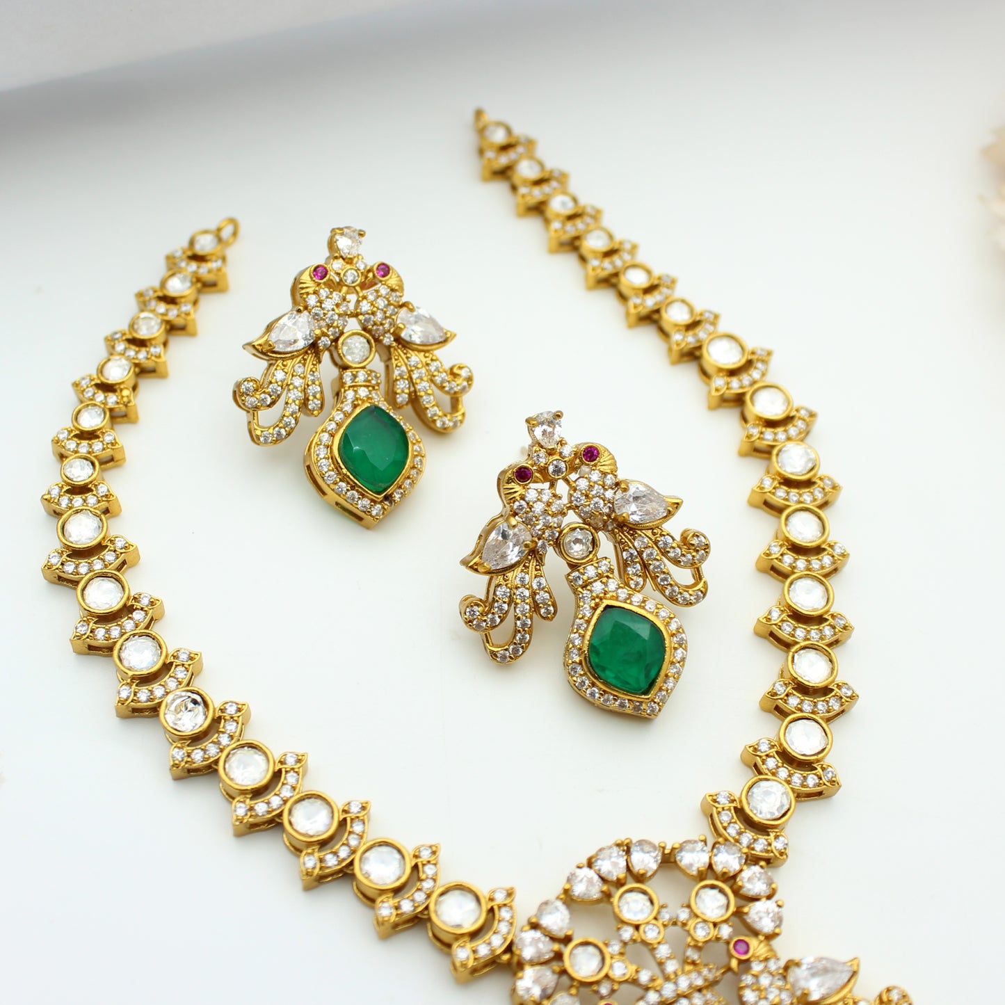 Victorian Moissanite Green Stone Necklace Short