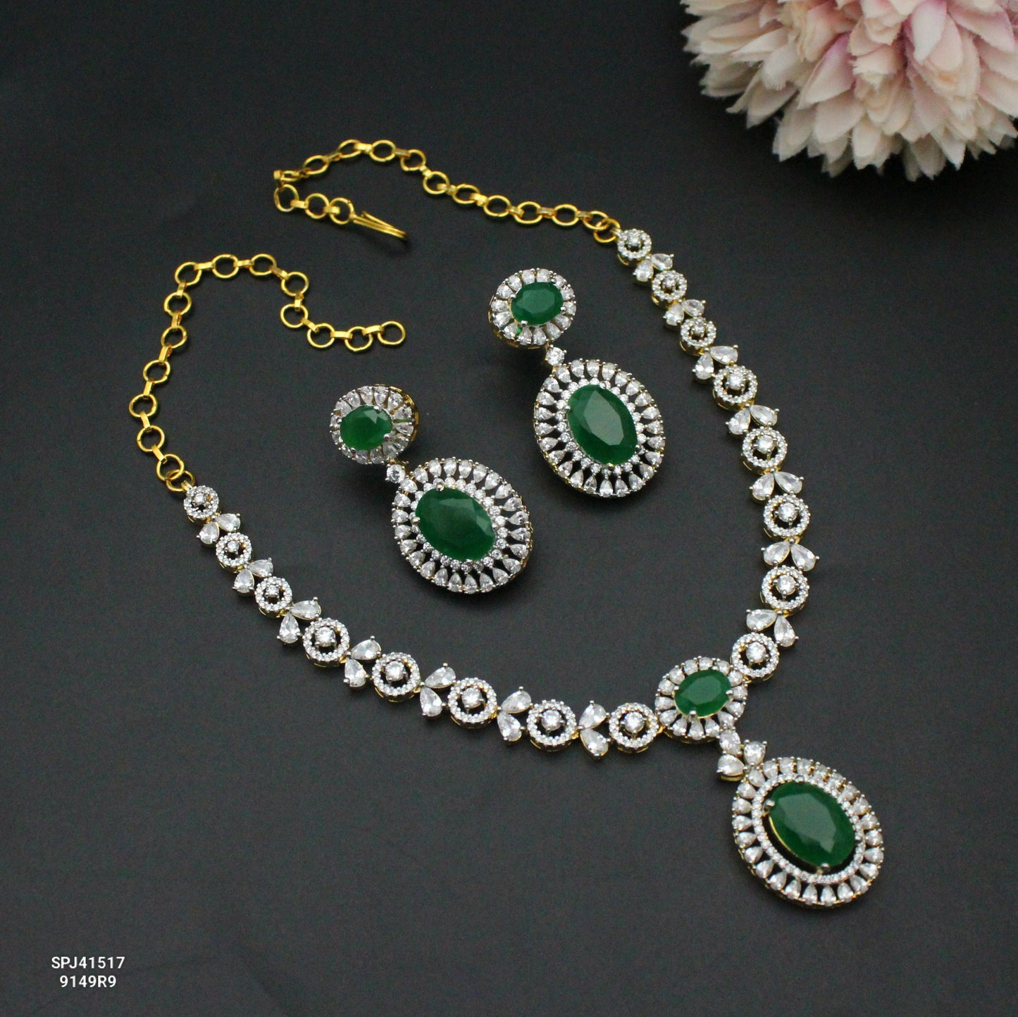 41517 GJ Fancy Short Necklace Green