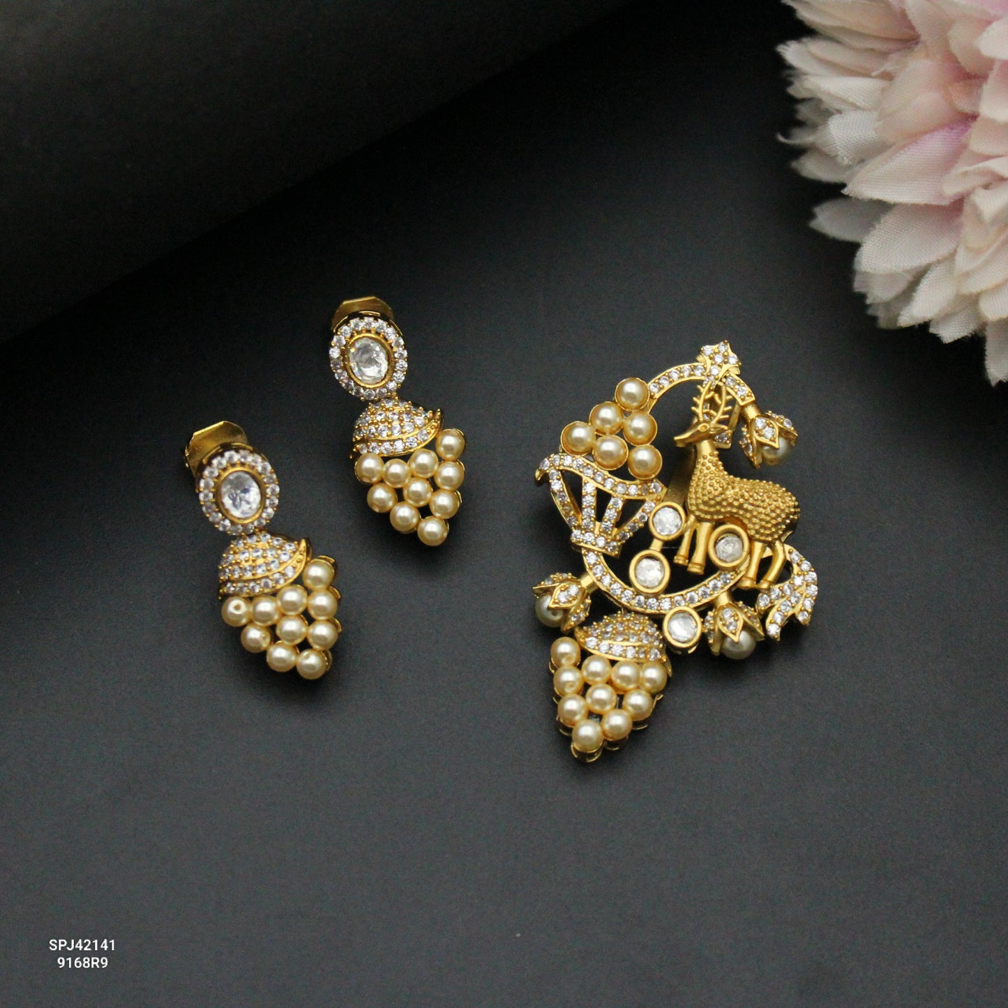 Moissanite Golden Deer Pendant Set