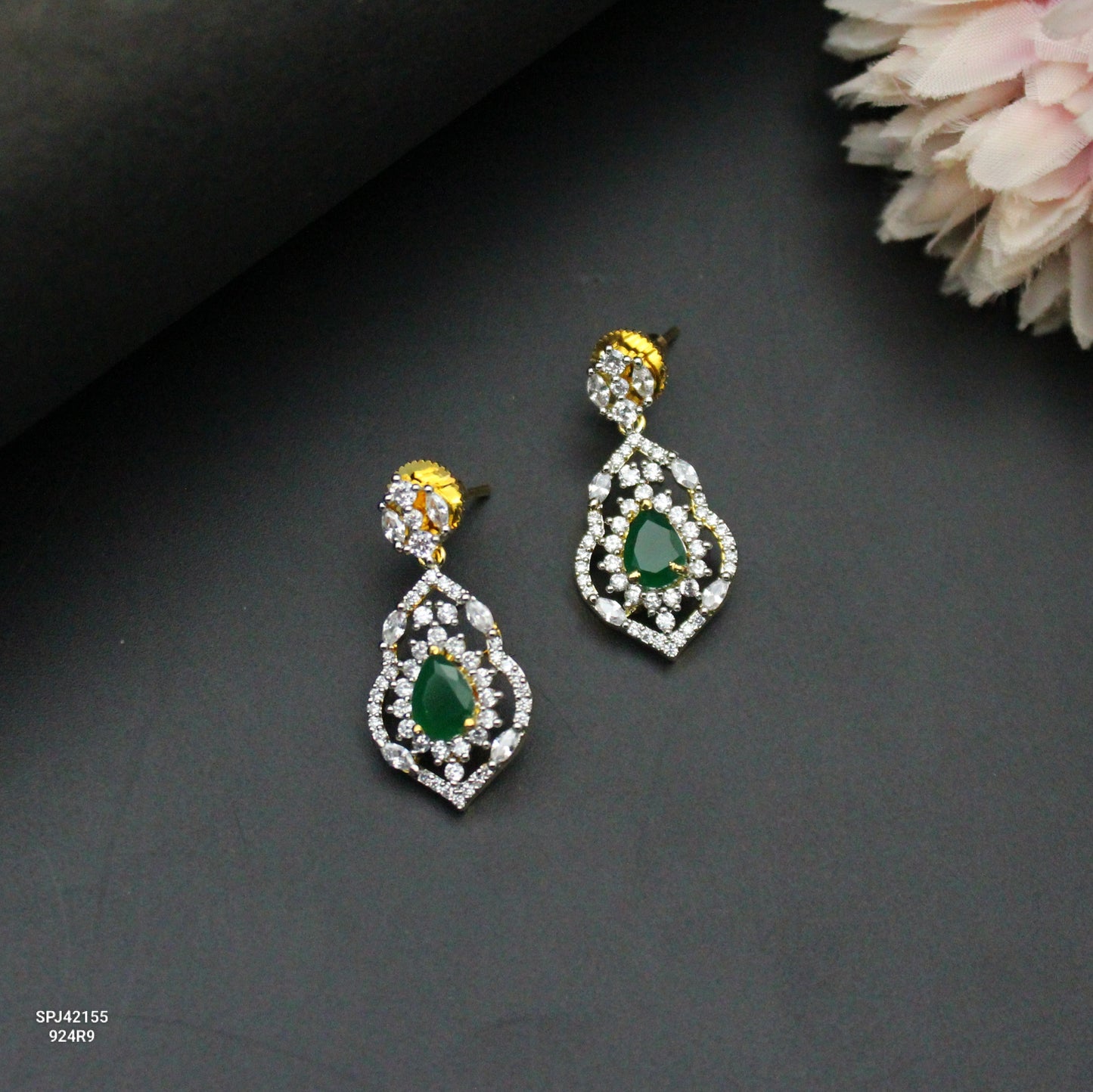 GJ Emerald Small Hangings Push Back