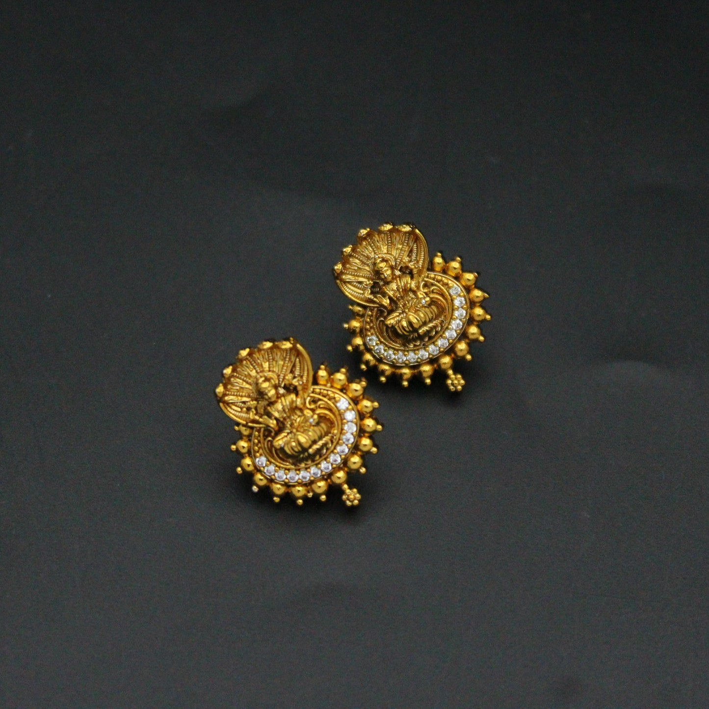 Nakshi Laxmi & Naga Padiga Pendant Set With Push Back Earrings And Openable Hook
