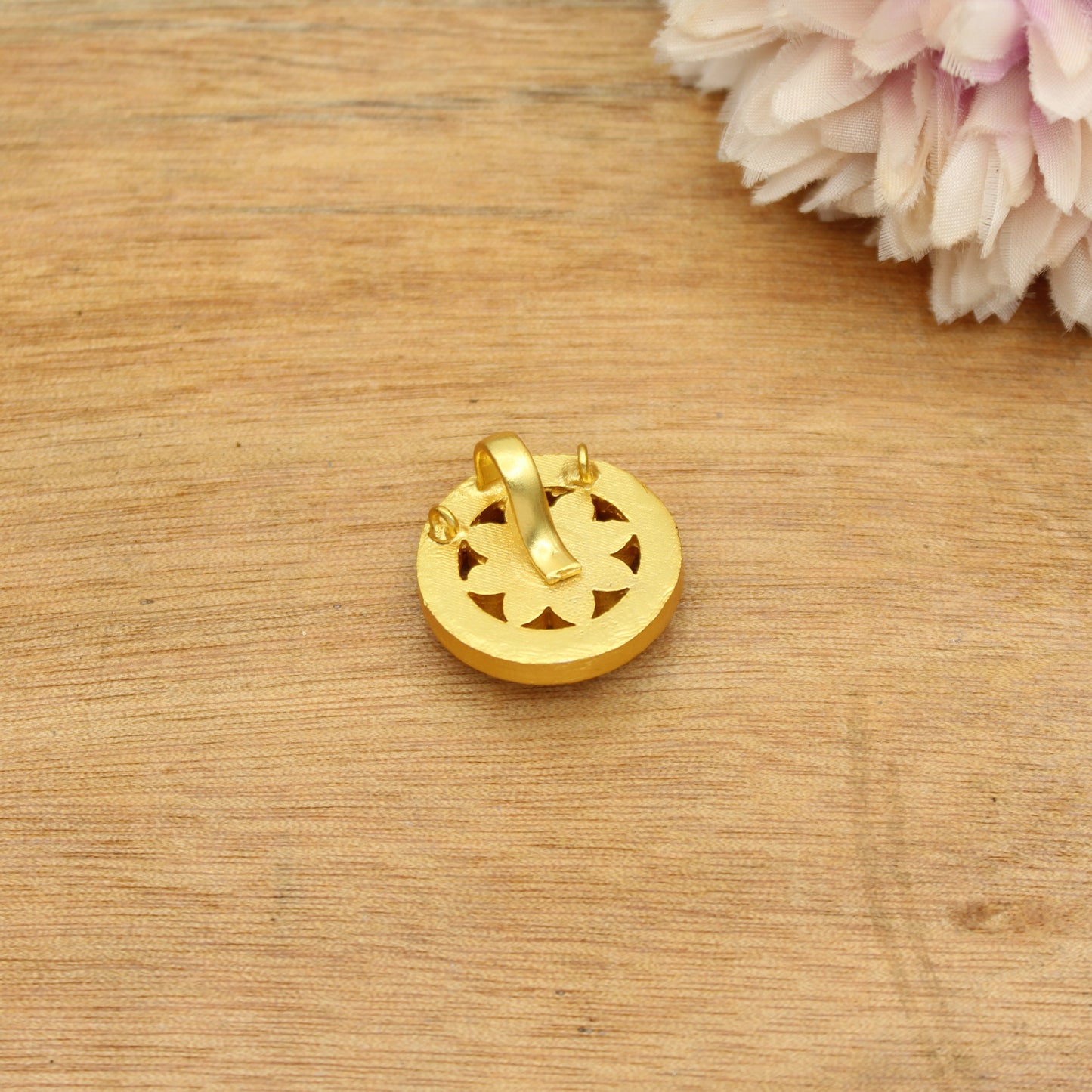 42402 Jadau Multi Flower Locket