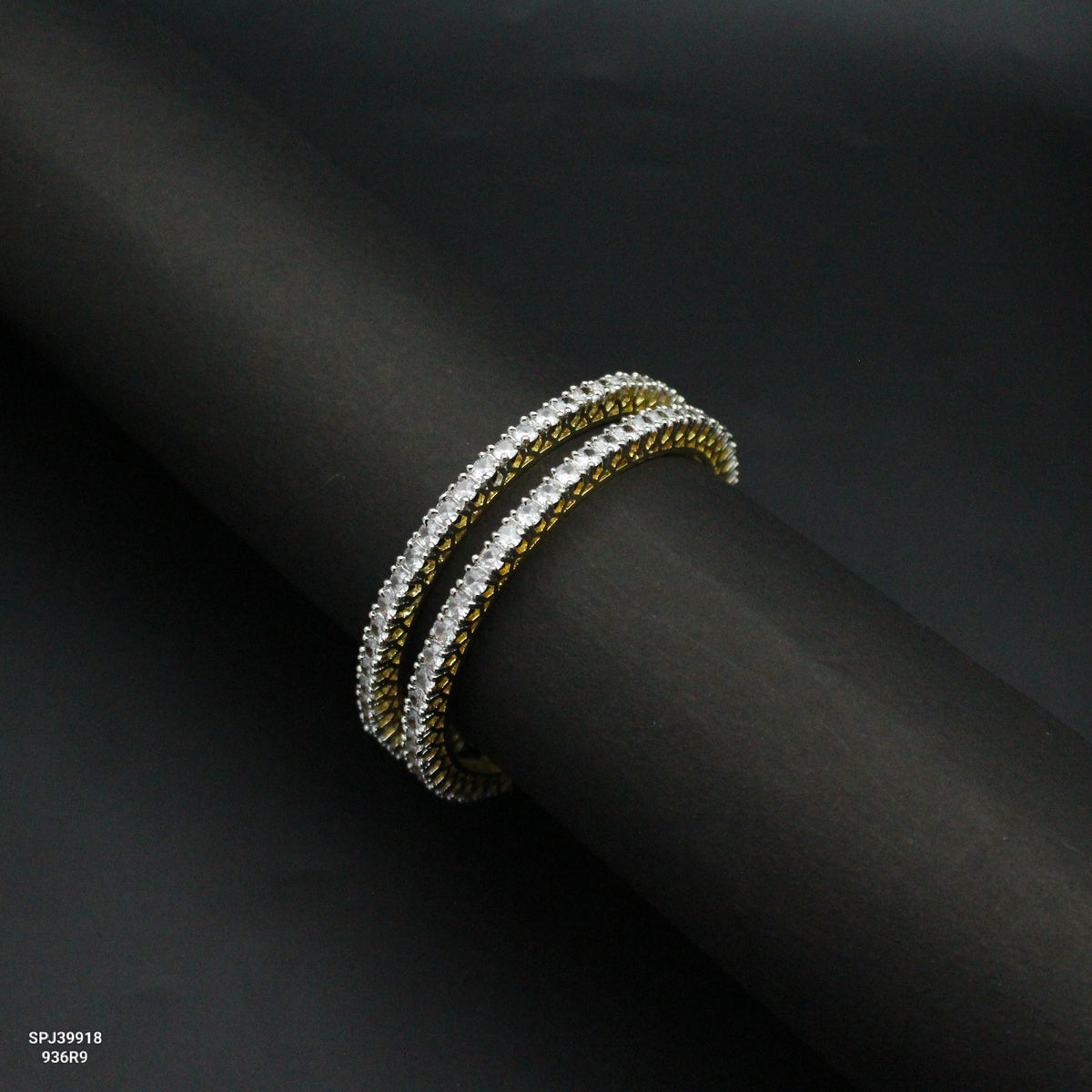 39918 Diamond Look Full White Bangles