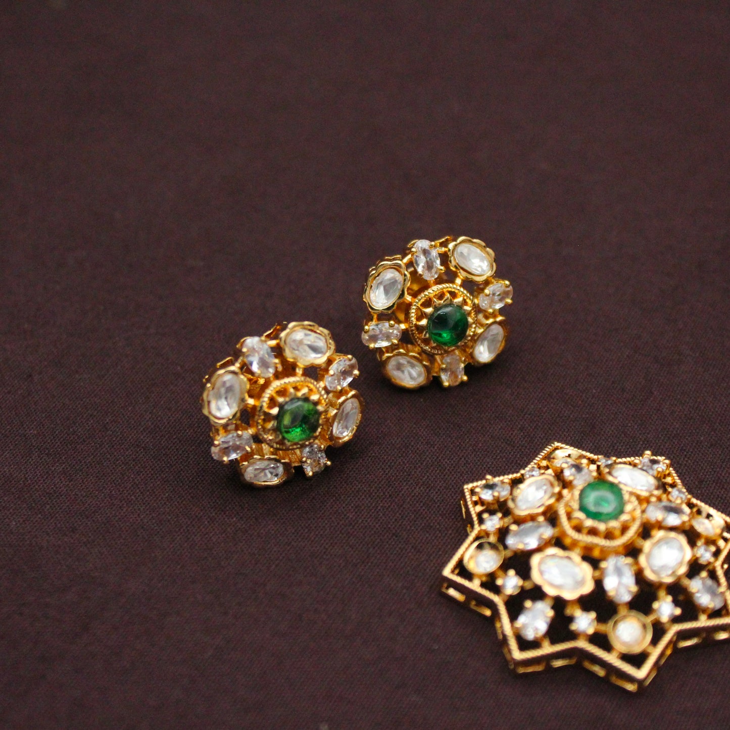 42442 Green Pendant Set With Push Back Earrings