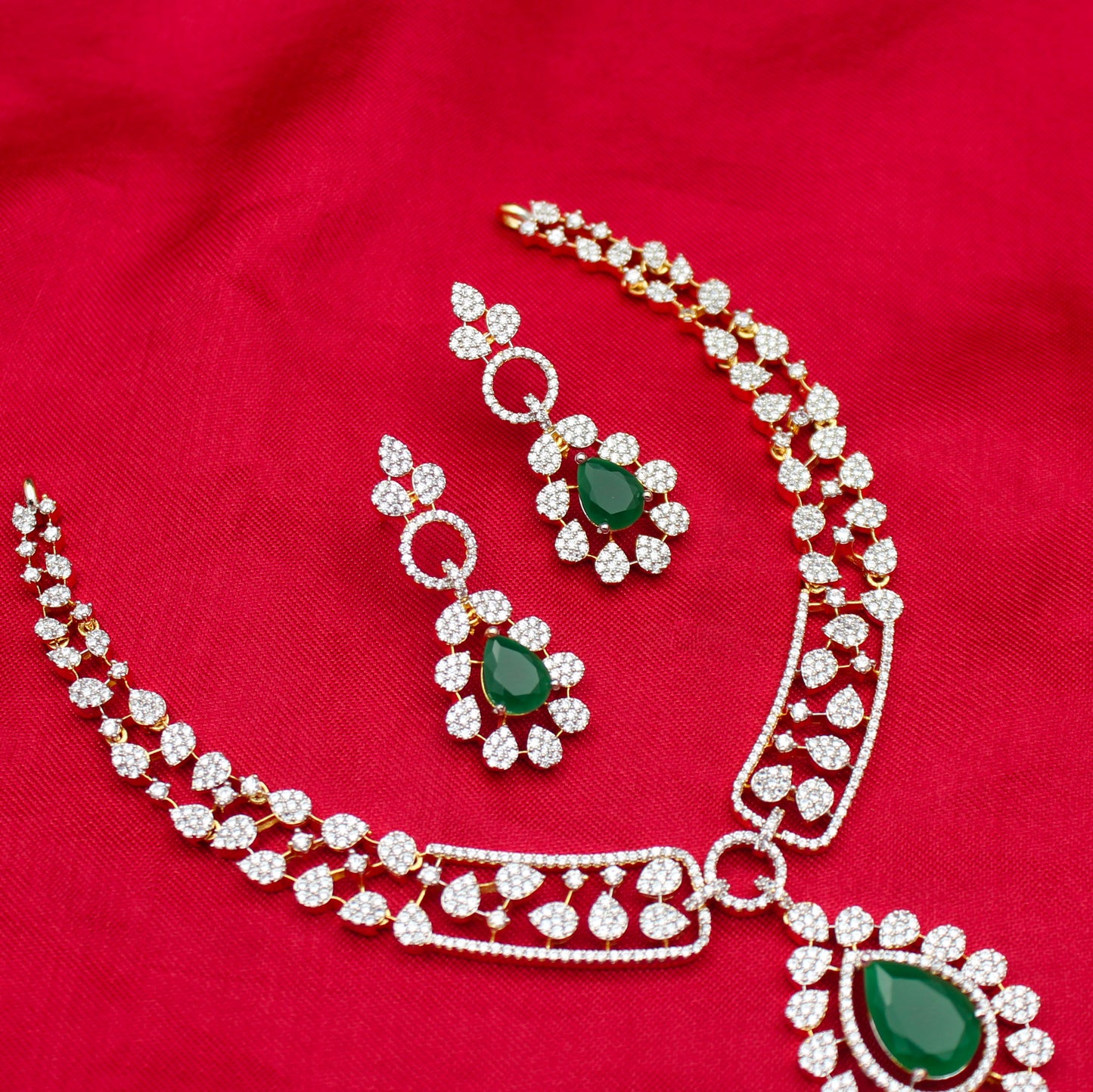 42485 GJ Fancy Short Necklace Green