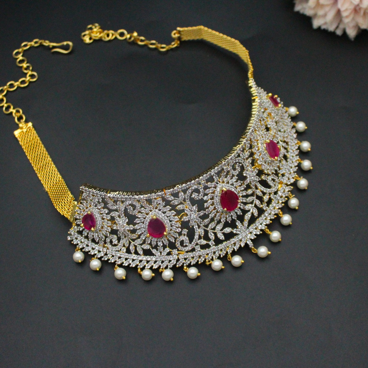 5789 Diamond Look Choker Red With Screw Back Earrings