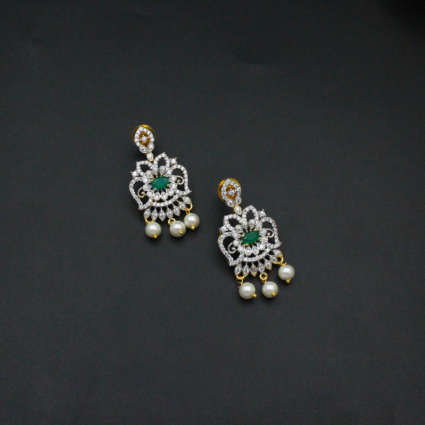 4185 Diamond Look Flower Green Combo Necklace Set With Push Back Earrings