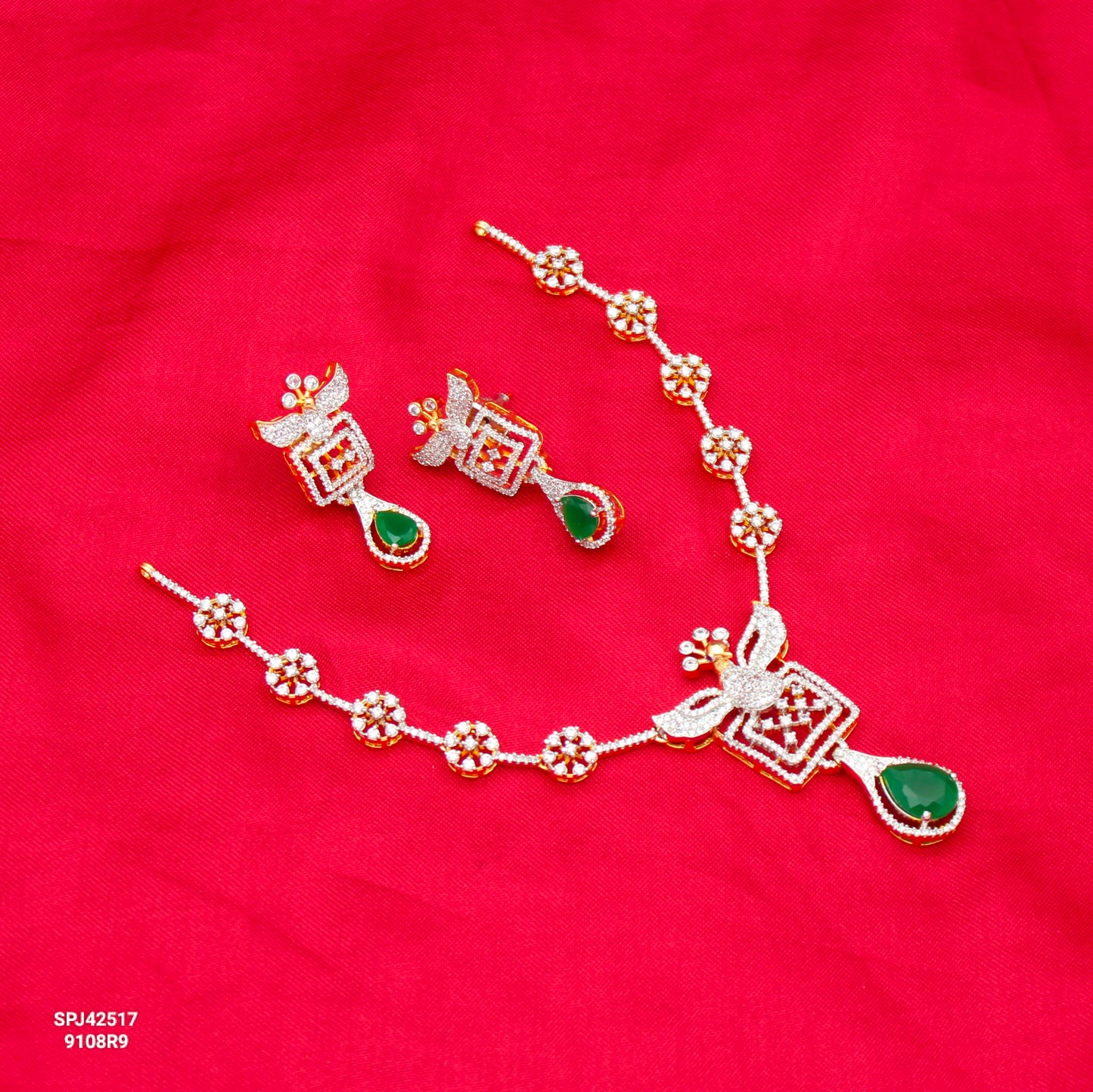 42517 GJ Fancy Short Necklace Green