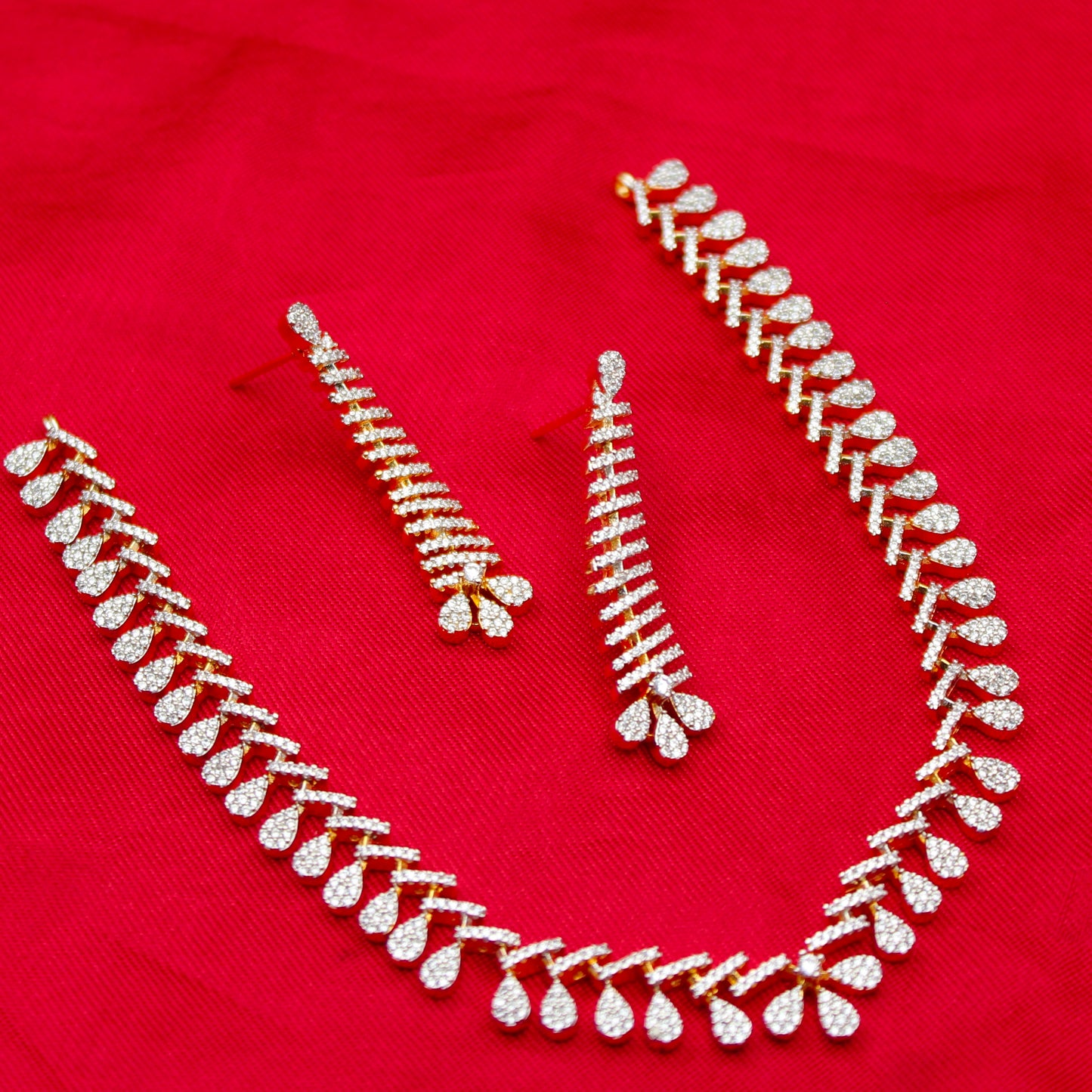 42515 GJ Full White Short Necklace