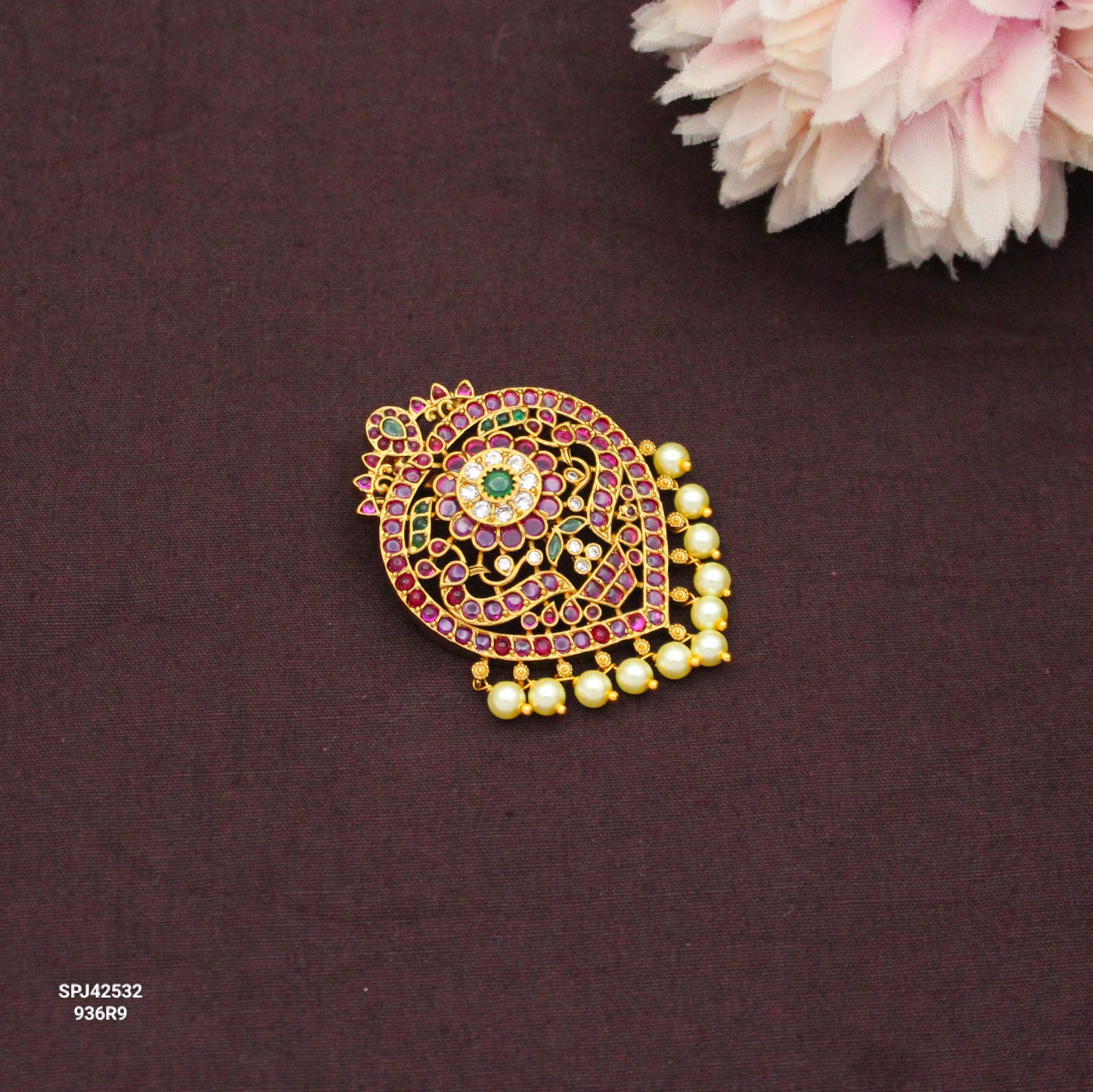 42532 Pota Stone Mango Locket