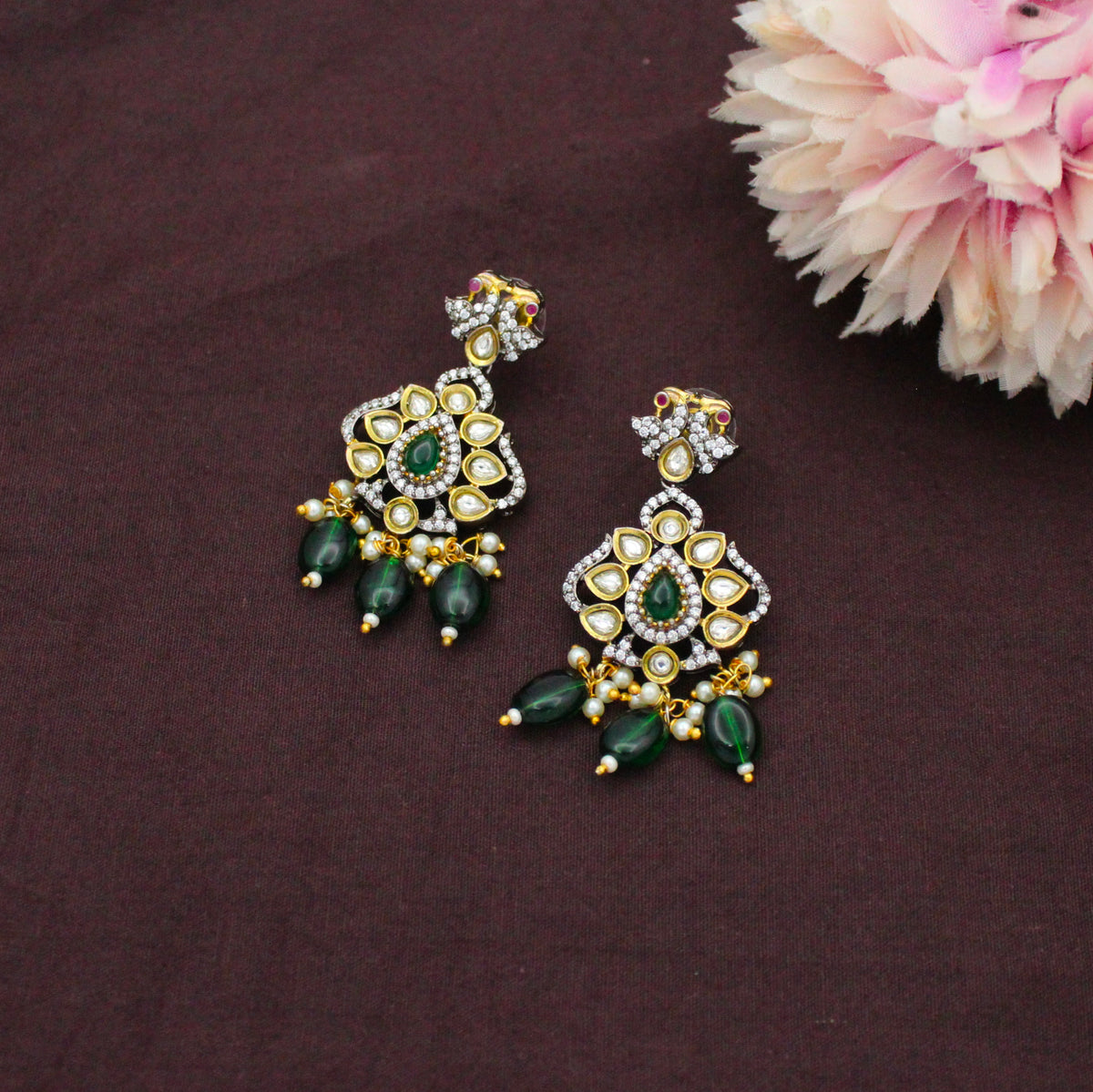 21303 Victorian Elephant Green Pendant Set