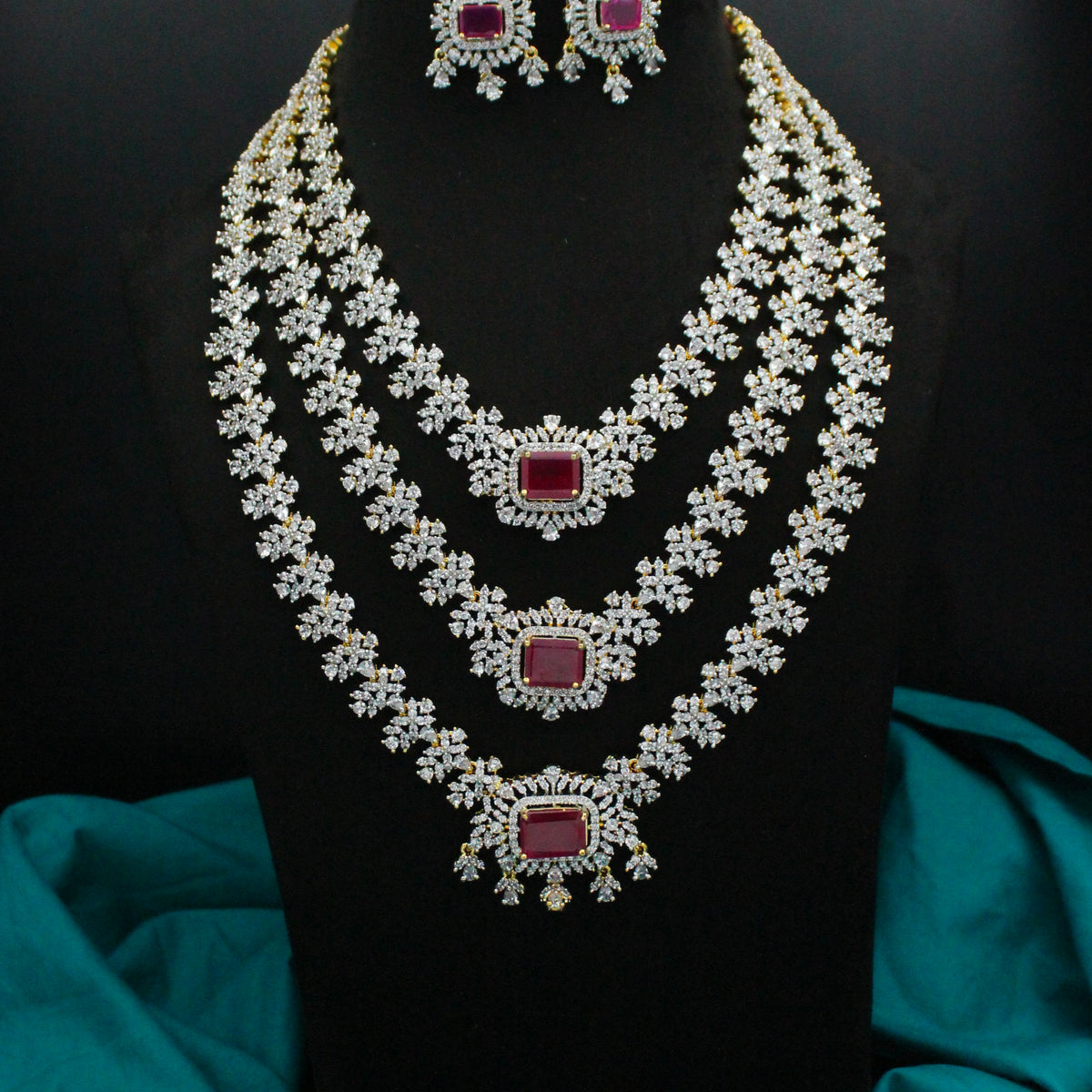 23616 GJ 3 Layers Necklace Set Red
