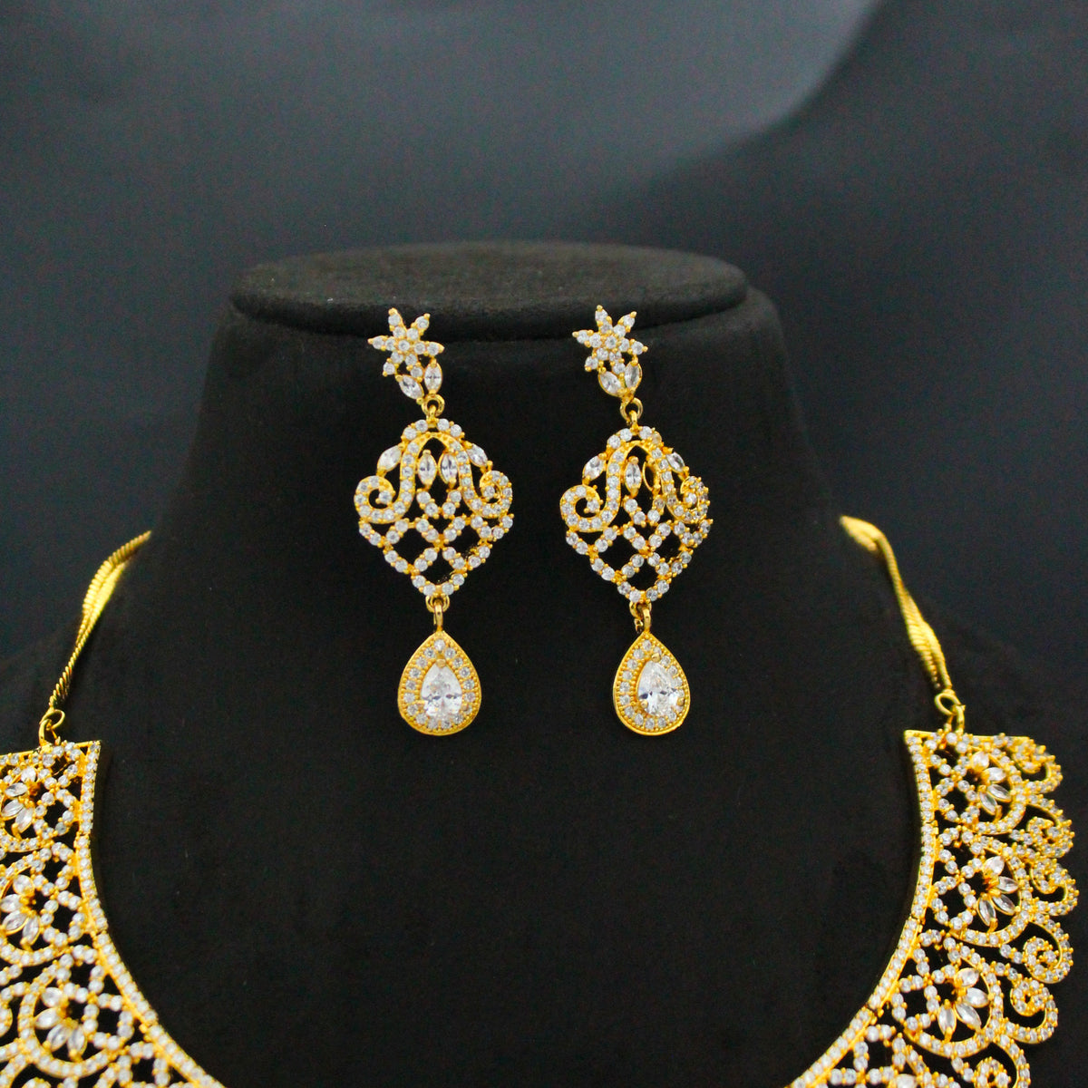 1870 Premium Gold Polish Short necklace with hangings