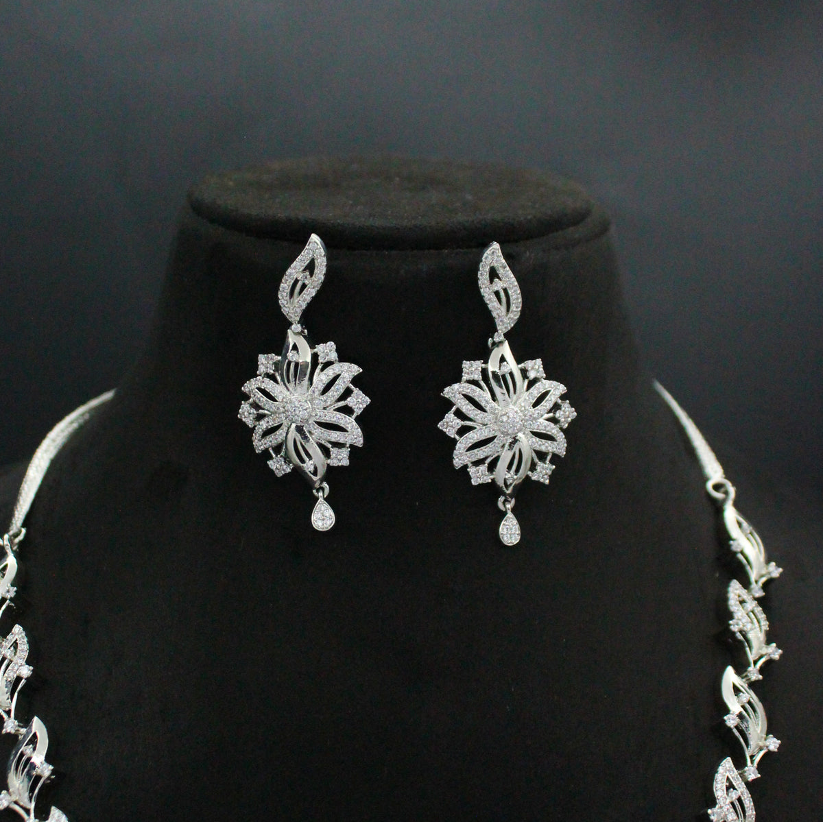 Platinum Full White Floral Short Necklace Set with Pushback Earrings SP-944