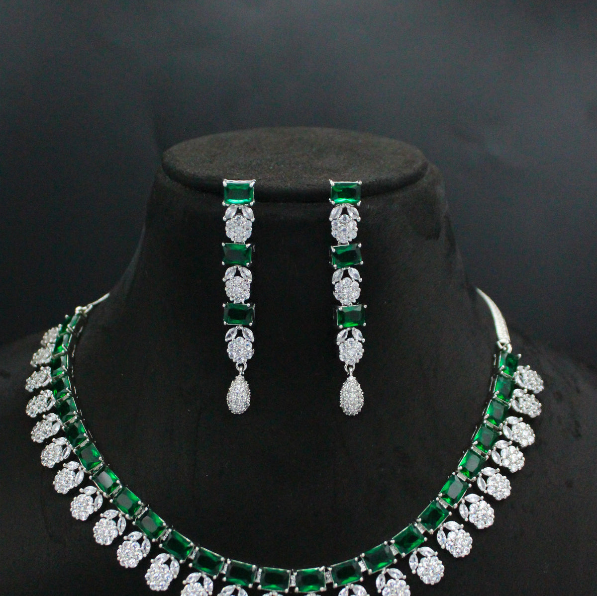Platinum Green Stone Necklace Set SP-8783