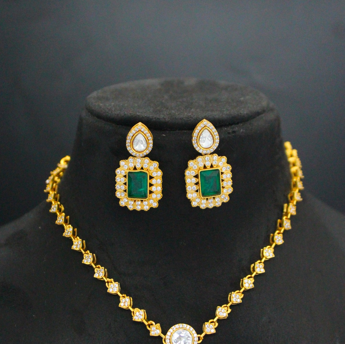Victorian Moissanite Green Stone Short Necklace Set With Screw Back Earrings 41948