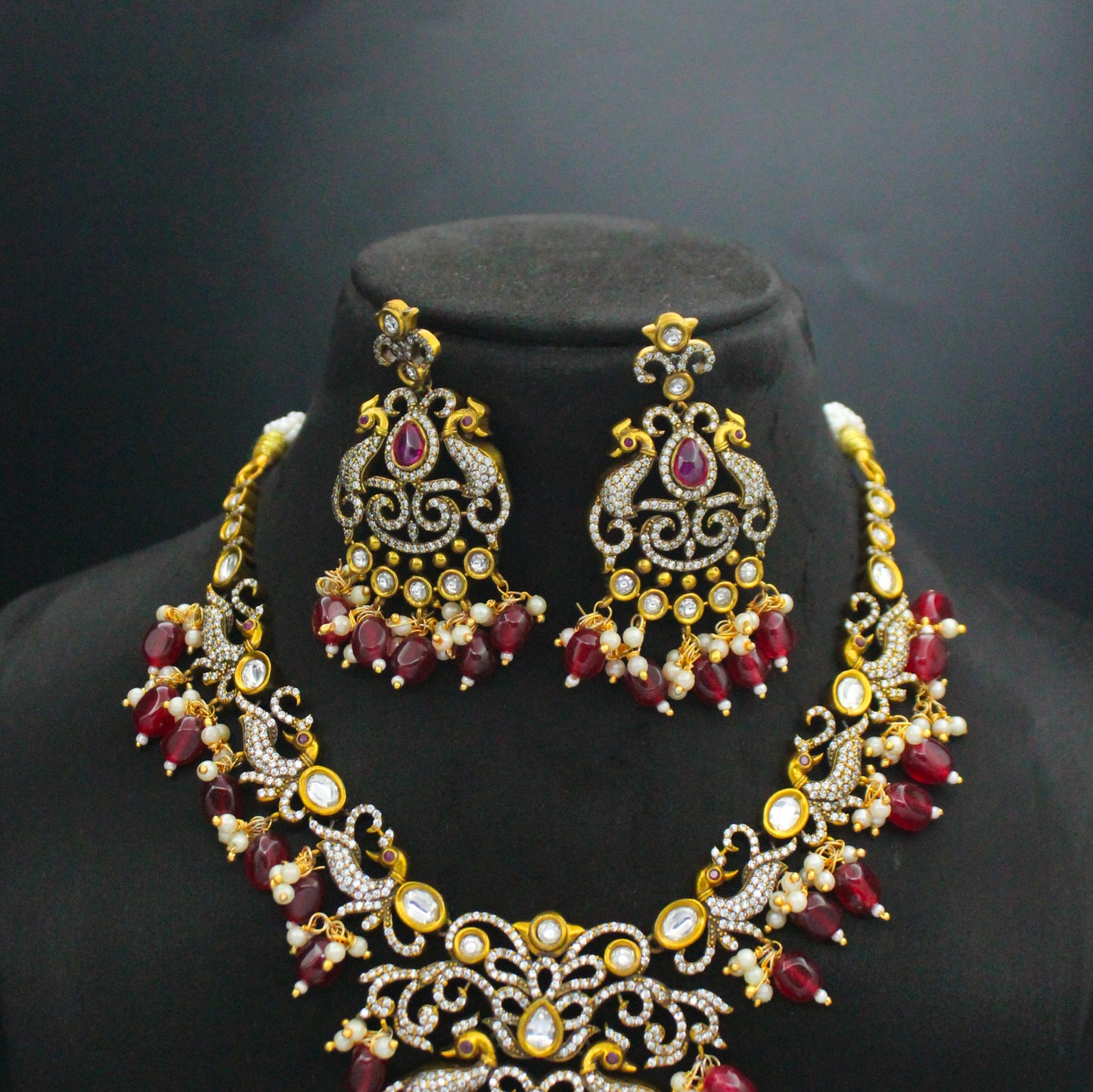 Victorian Peacock Red Short Necklace SP-22921