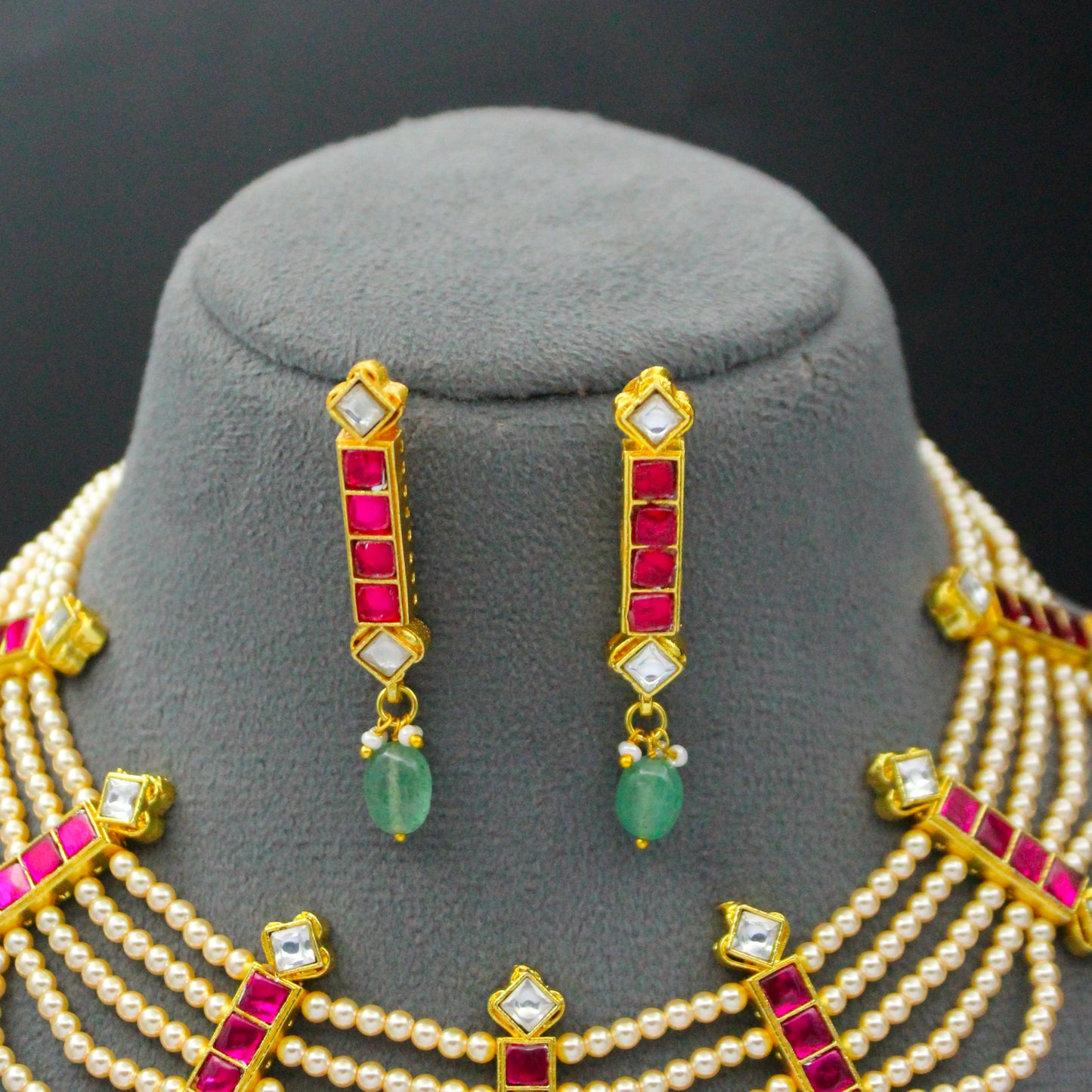 Jadau Kundan Short Necklace Set With Push Back Earrings - 42856