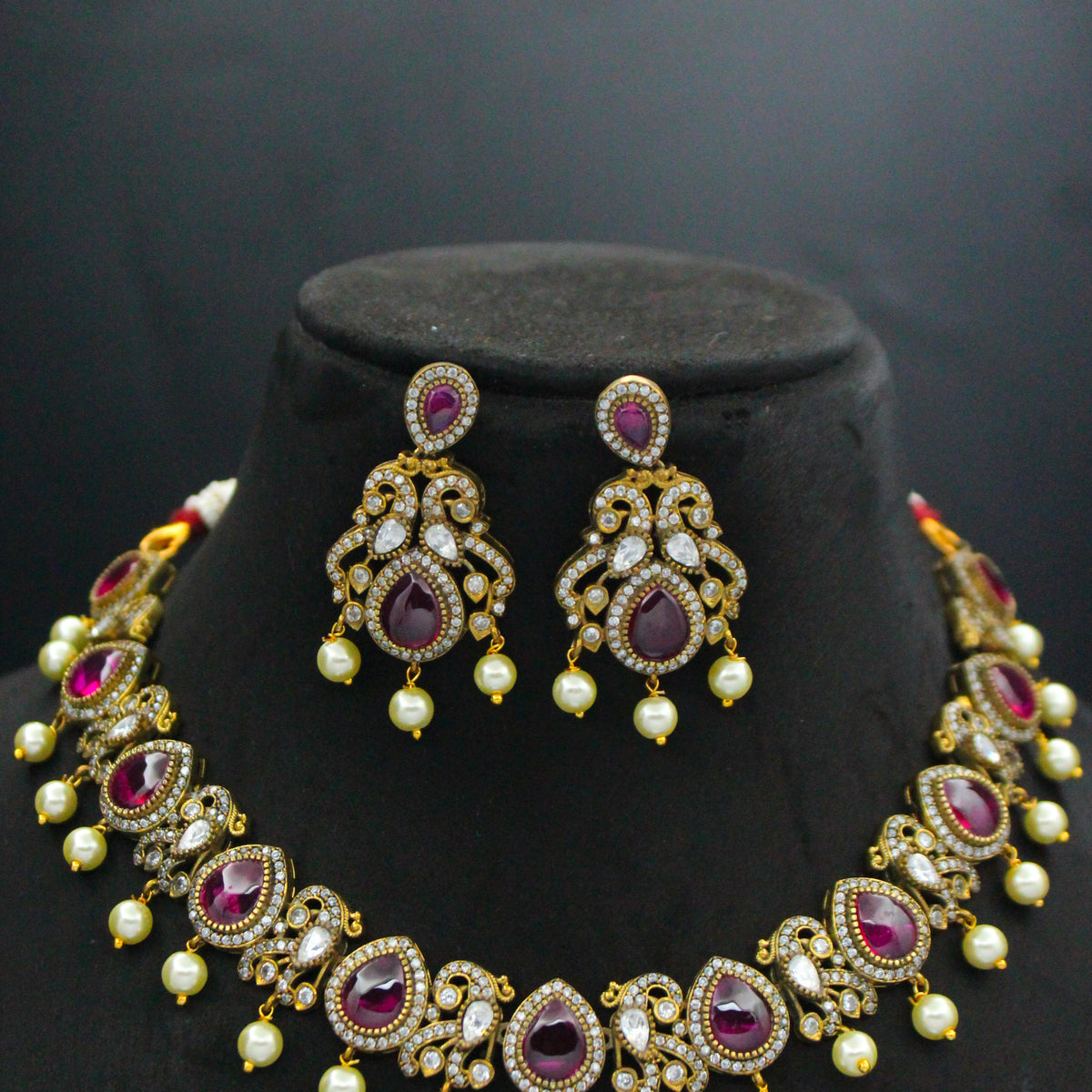 Victorian Red Stone Short Necklace SP-37239