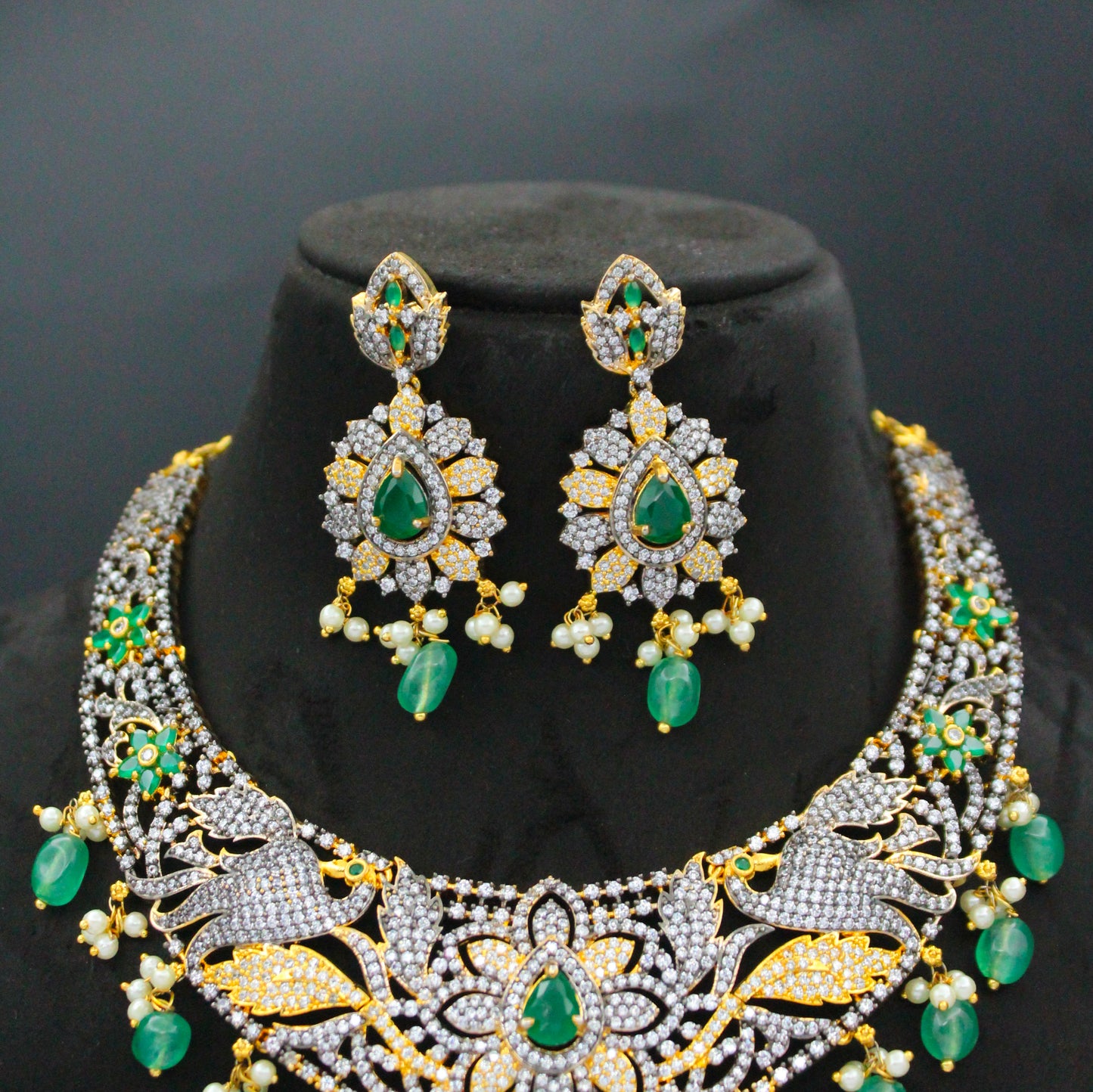 Victorian Peacock Green Short Necklace Set with Pushback Earrings SP-18725