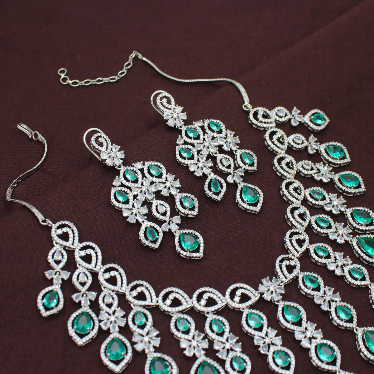 Premium Platinum Bridal Short Rama GreenFlexible Necklace Fancy Floral Necklace Set Tear Drop Design With Big Bridal Push Back Earrings Party Wear 42881