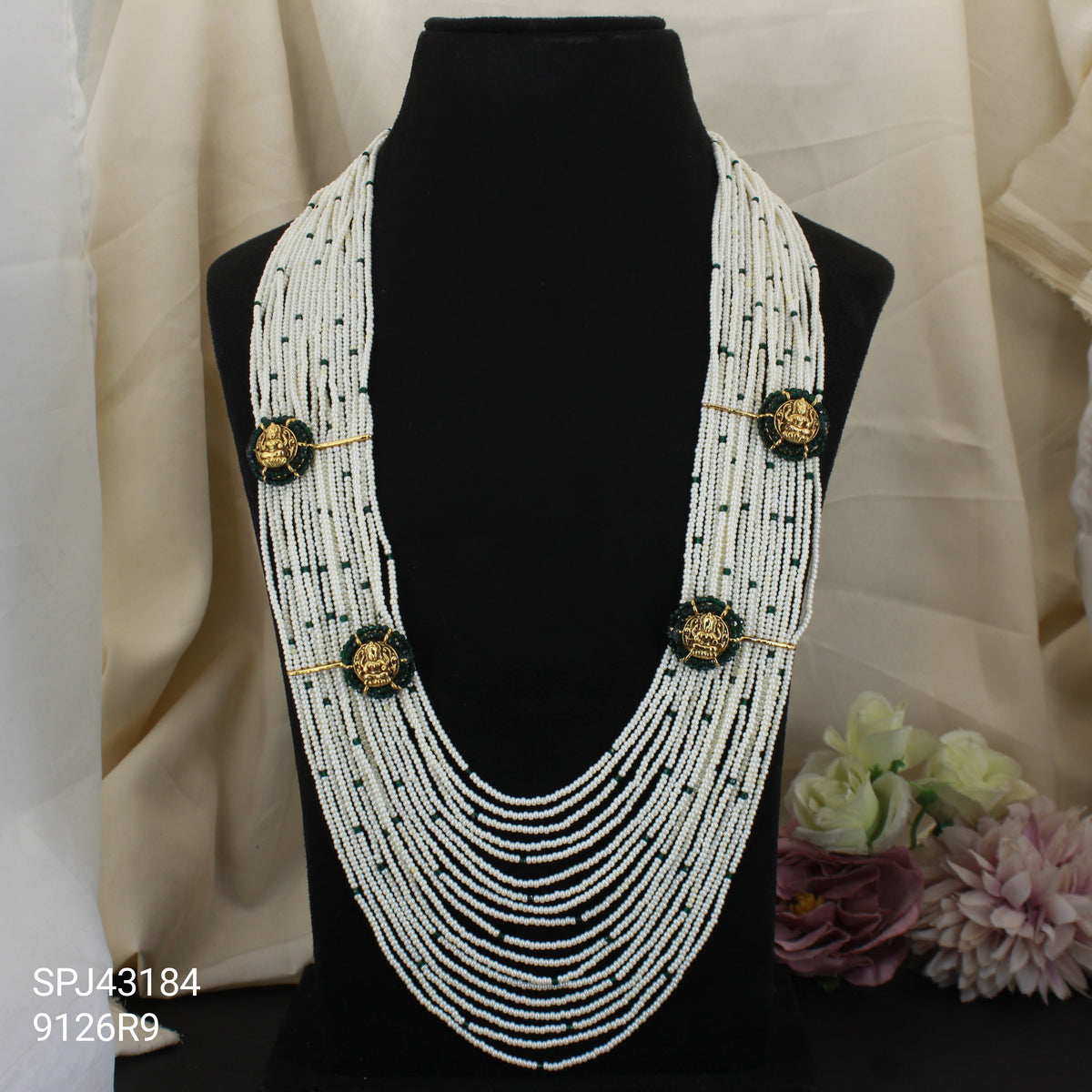 43184 18 layers White poth pearls necklace with middle Laxmi Locket
