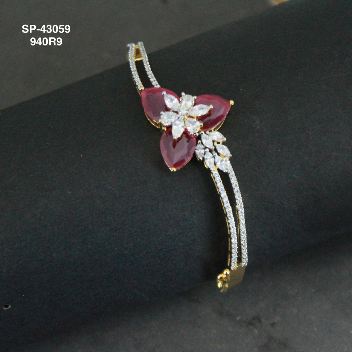 GJ Diamond flower red stone Openable bracelet 43059