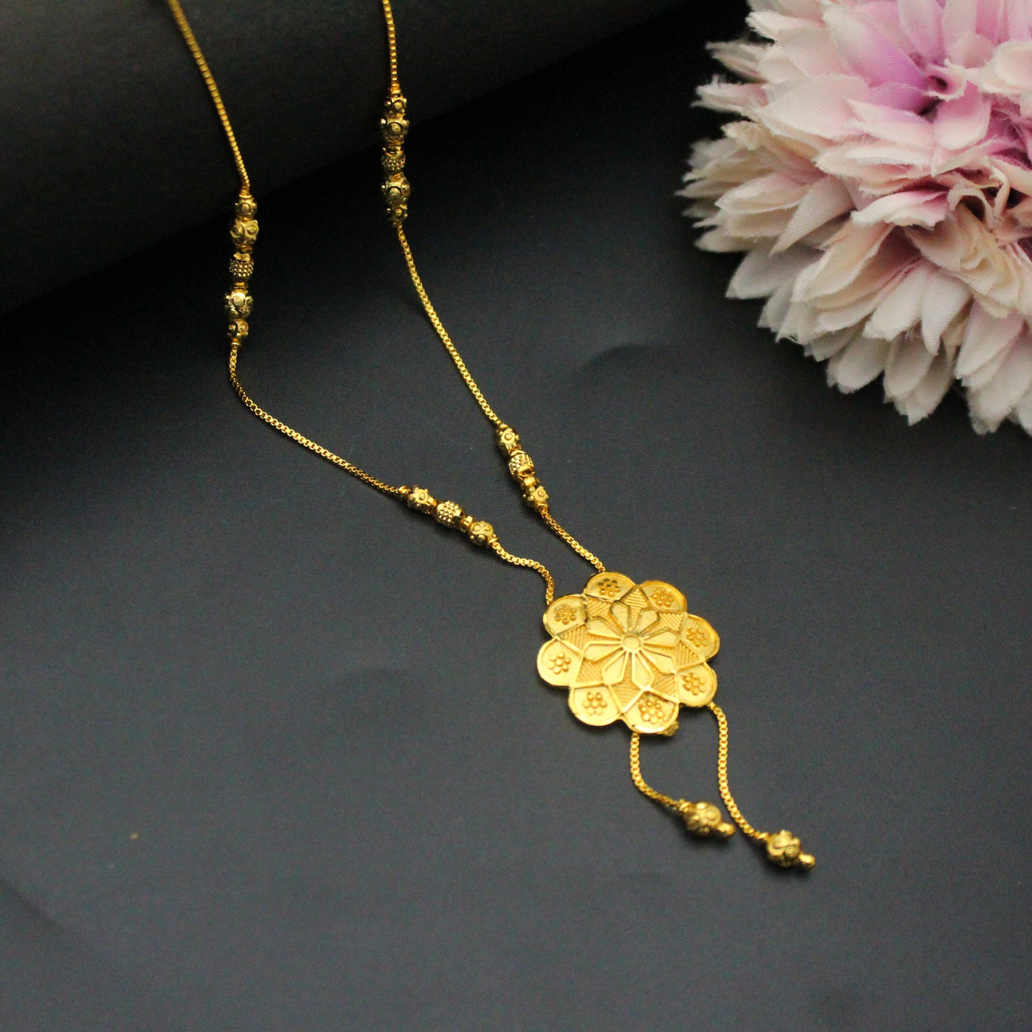 Gold Chain Flower Design 18"